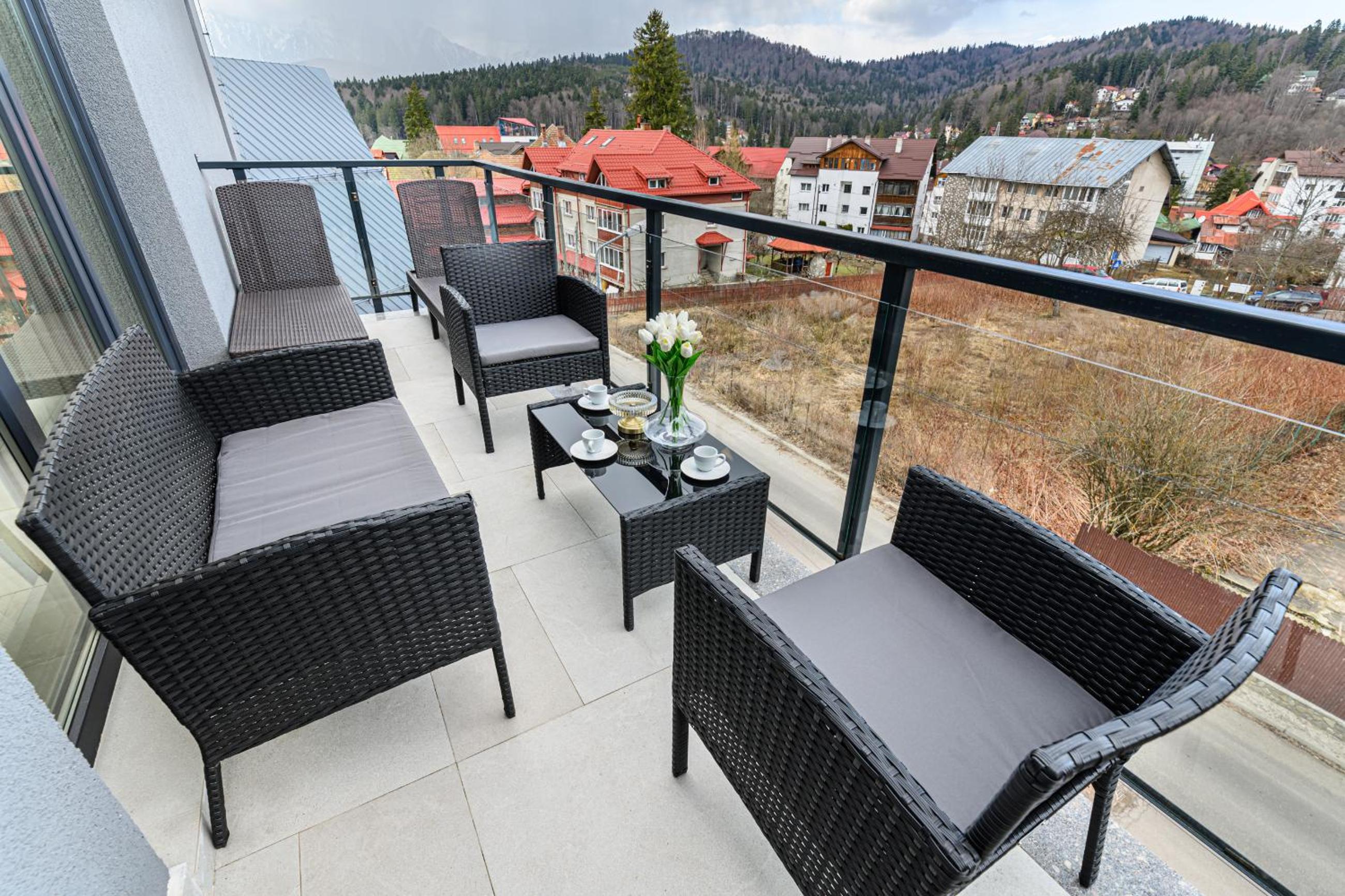 AYASI Luxury Apartment Predeal