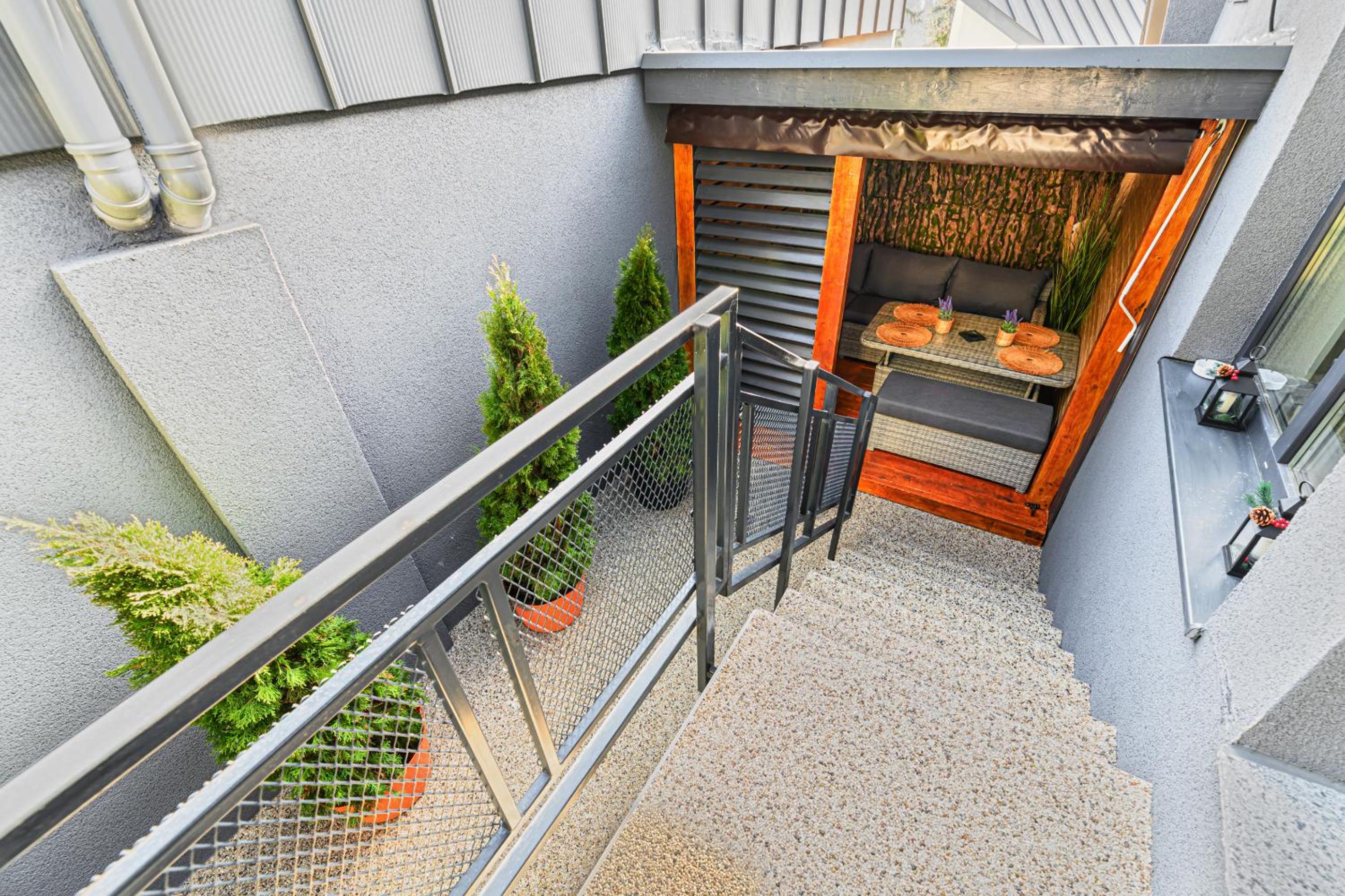 AYASI Luxury Apartment Predeal