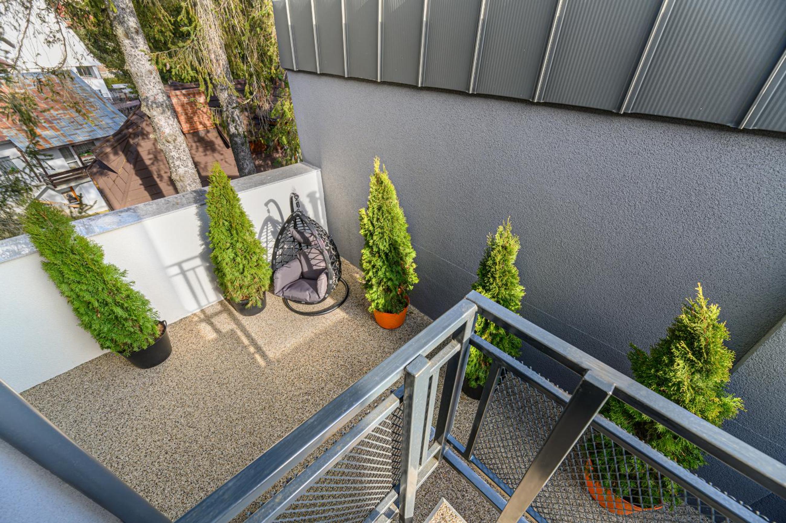 AYASI Luxury Apartment Predeal