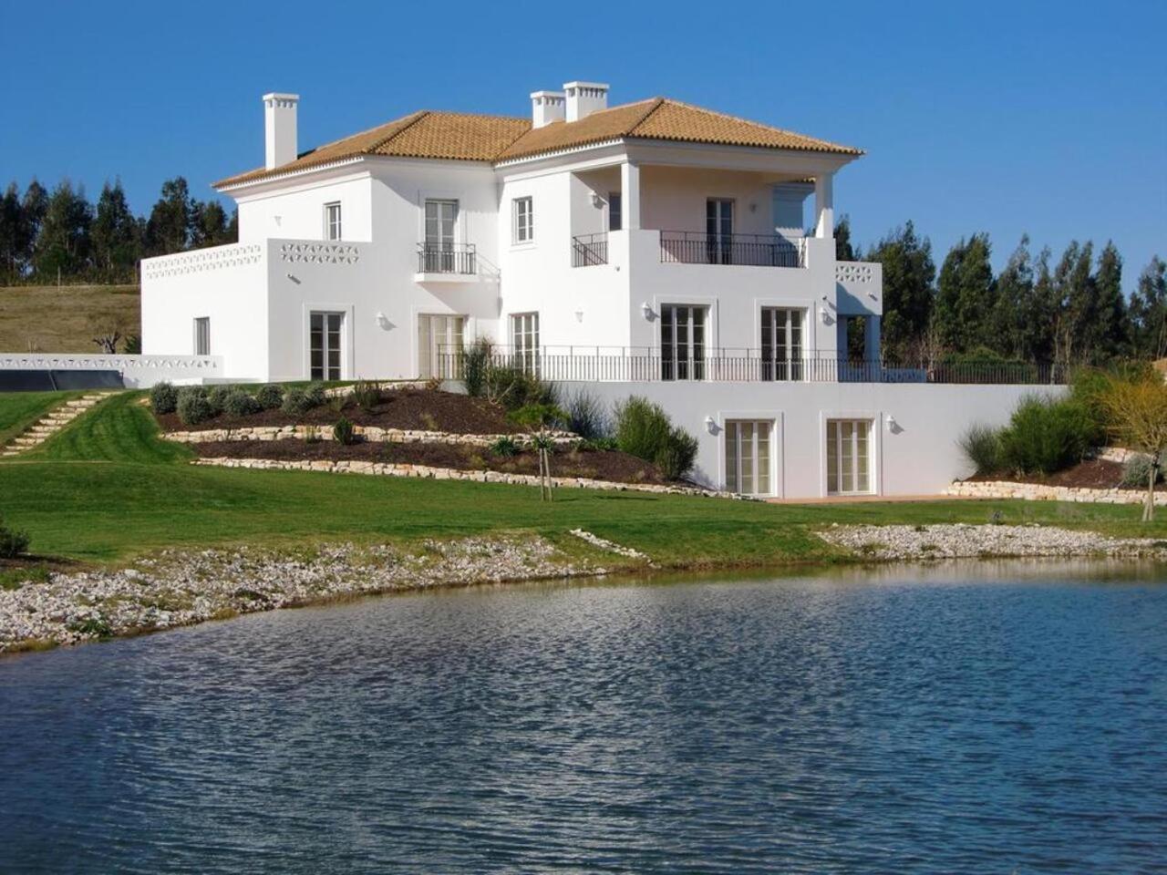 Lakeview Luxury Villa With Pool view 2