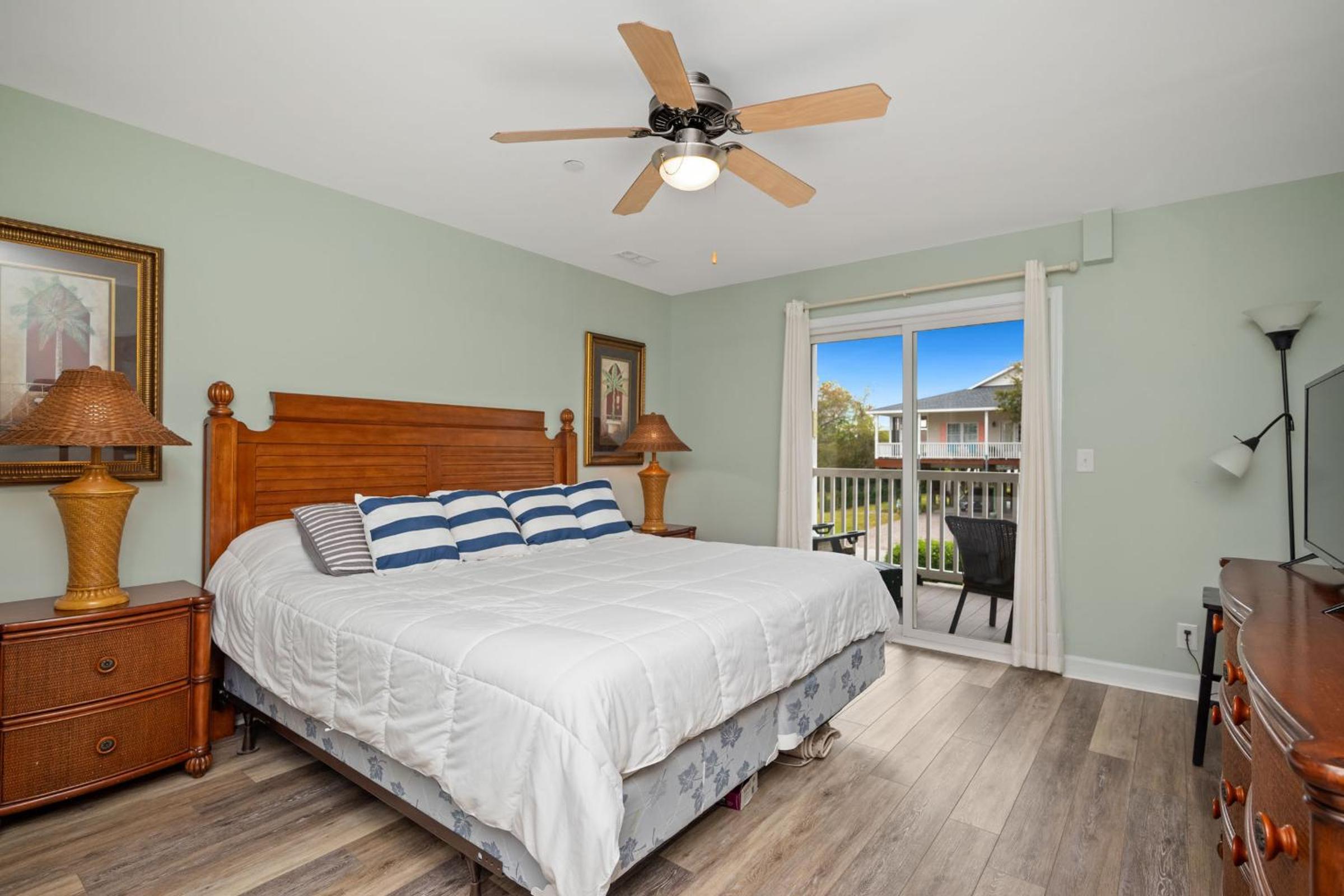 Après Surf by Oak Island Accommodations
