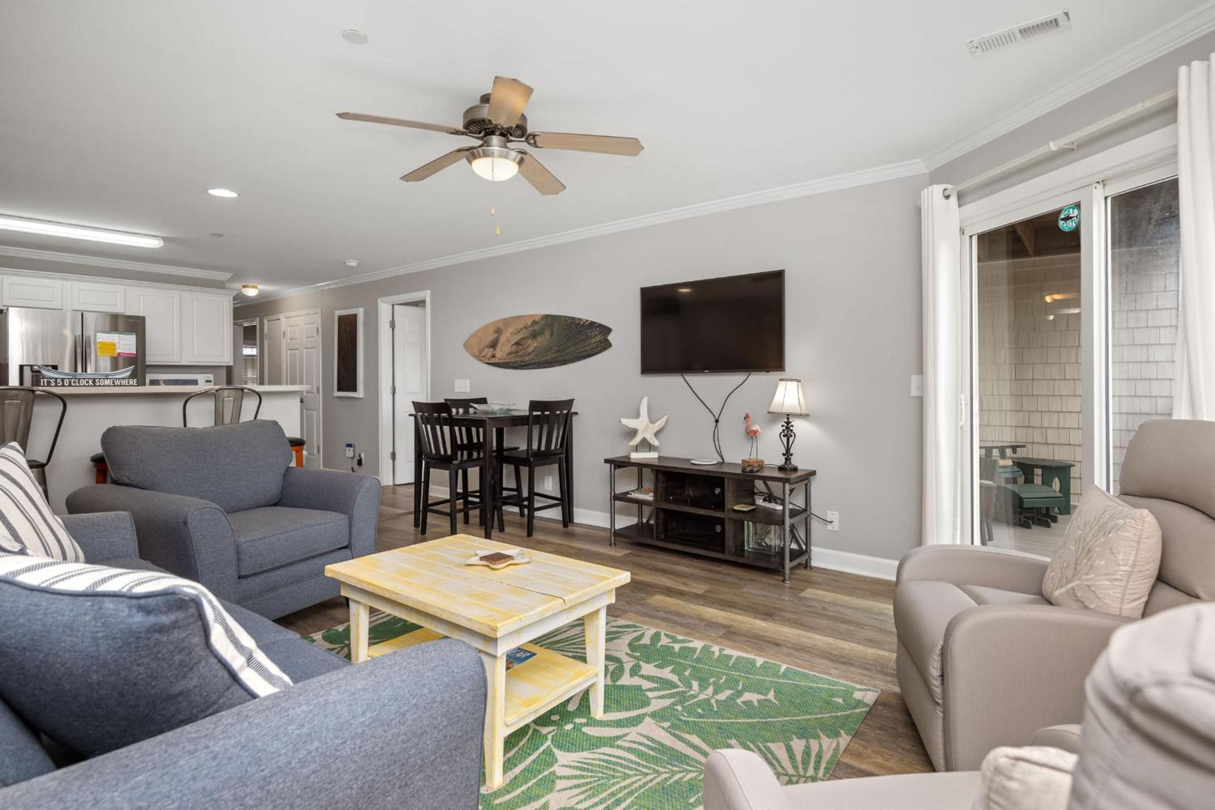 Après Surf by Oak Island Accommodations