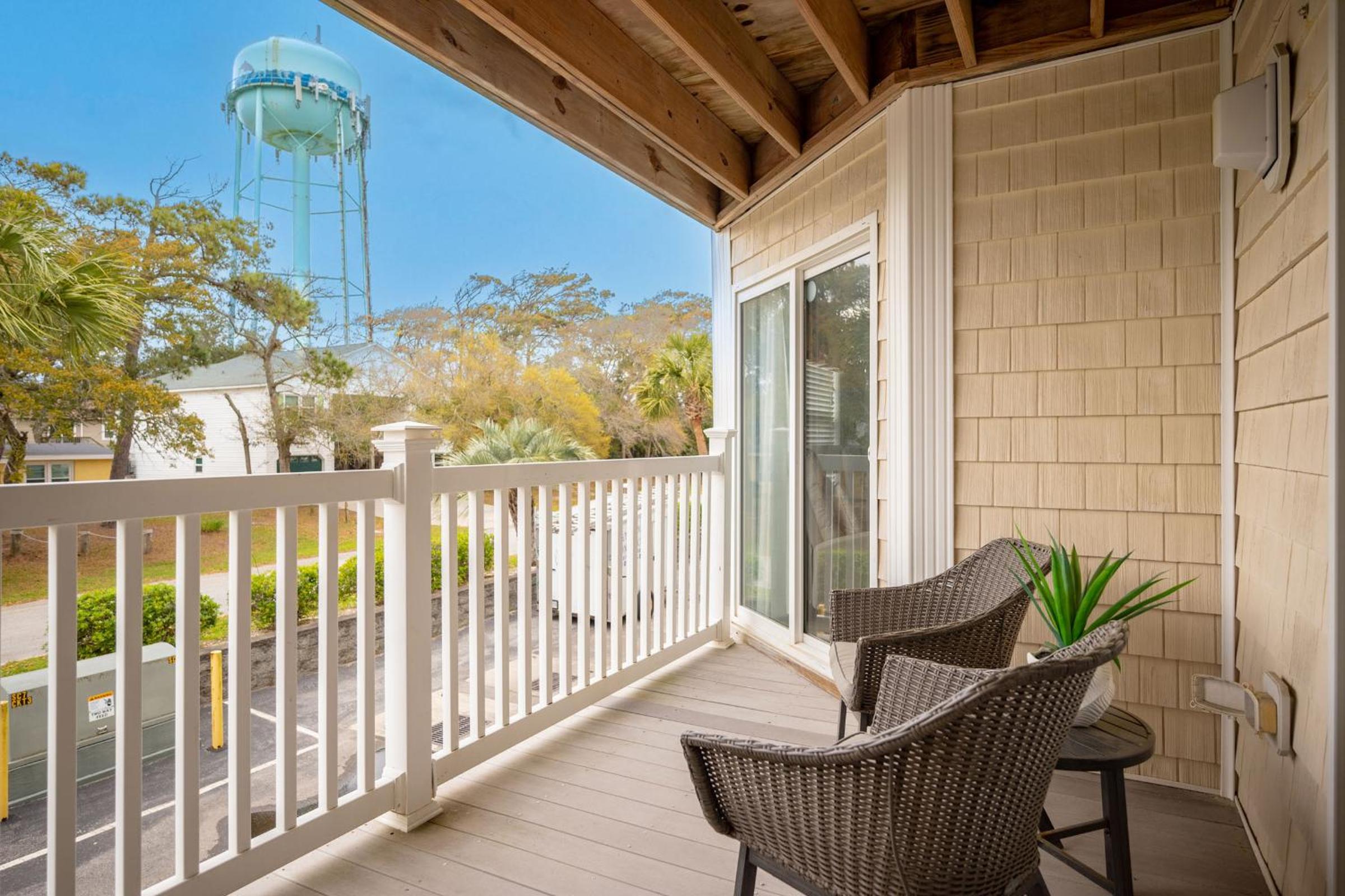 Après Surf by Oak Island Accommodations