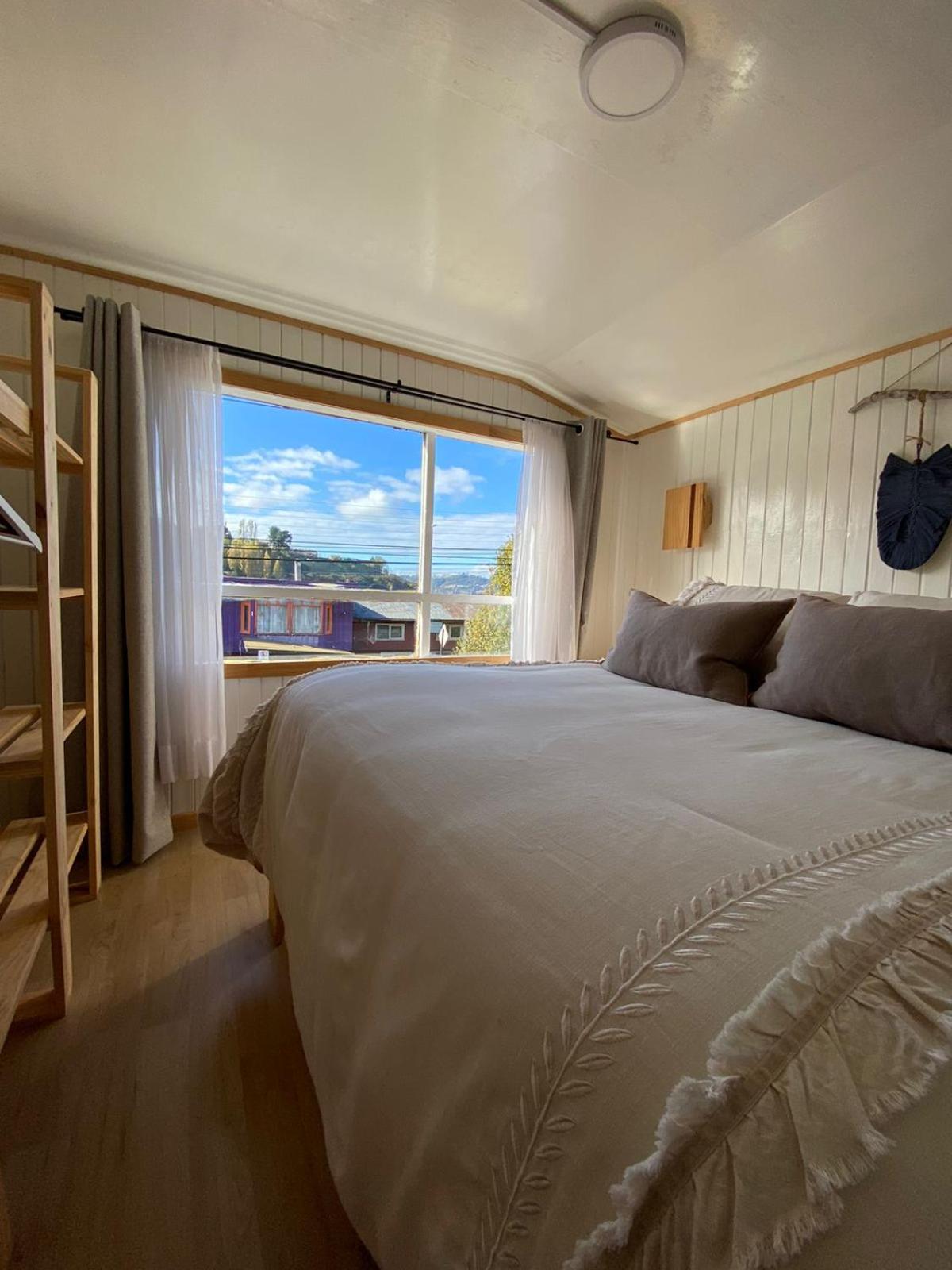 Refugio Ballena Hostel
