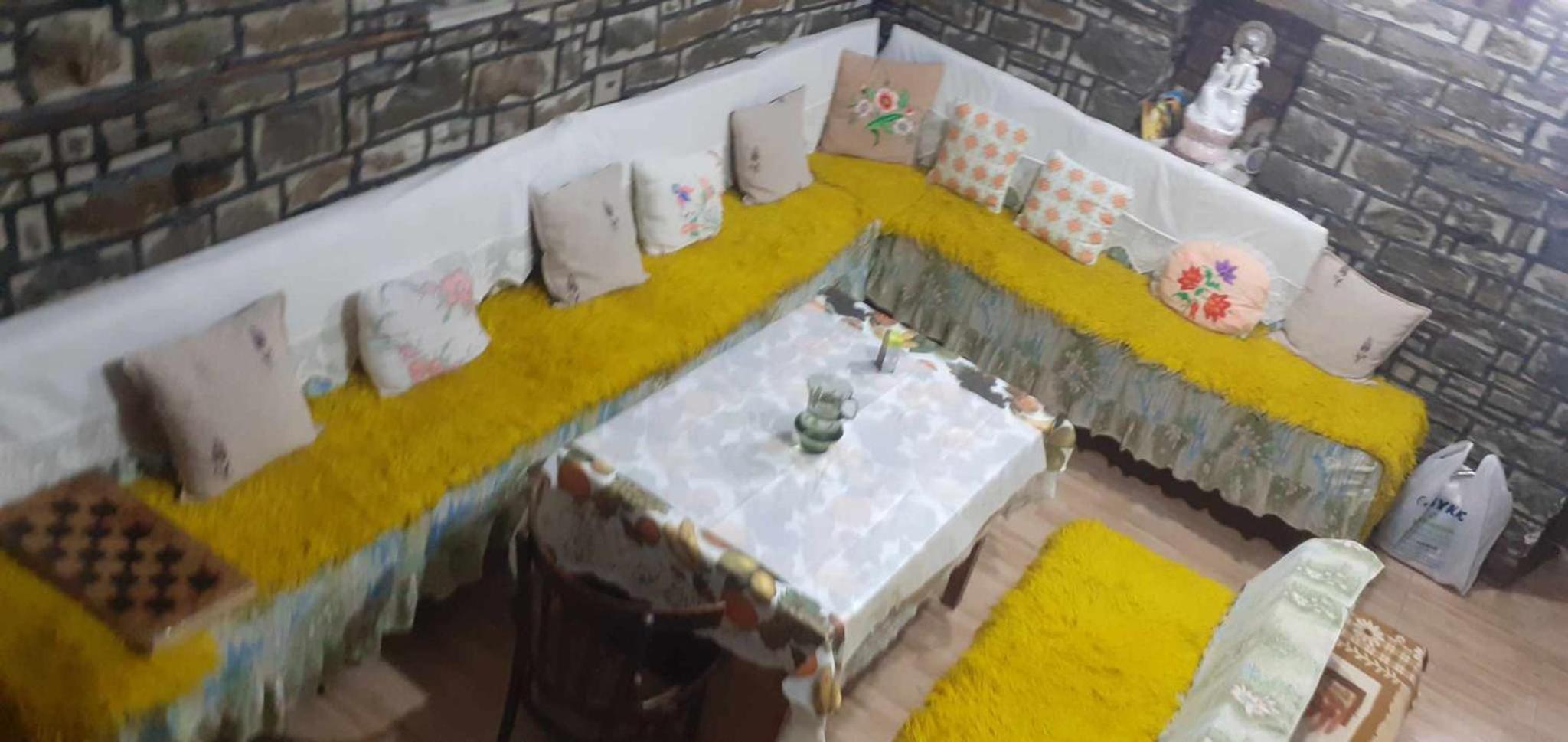 guest house in buhal