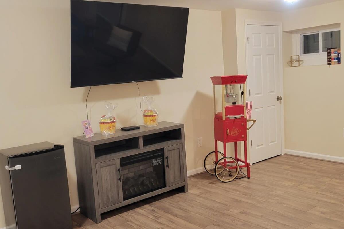 5 bedrooms with 4 Full Bath Fire Pit BBQ and Plush Amen on 1 2 acre view 4
