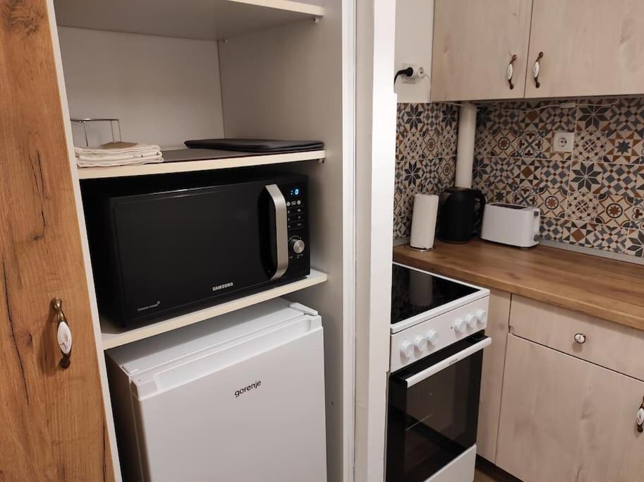 Cozy lux bedroom apt with balcony in Dorcol view 2