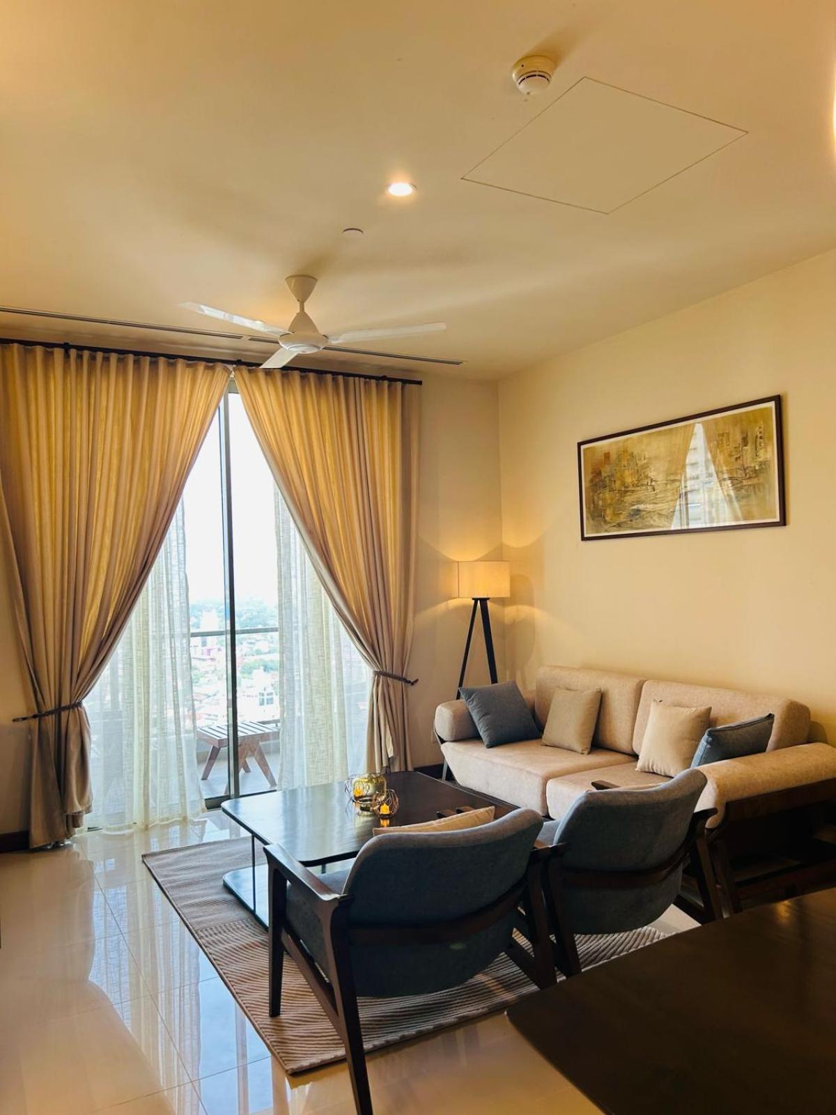 The Grand ward place super luxury 2 bedroom apartment Colombo 7 view 2