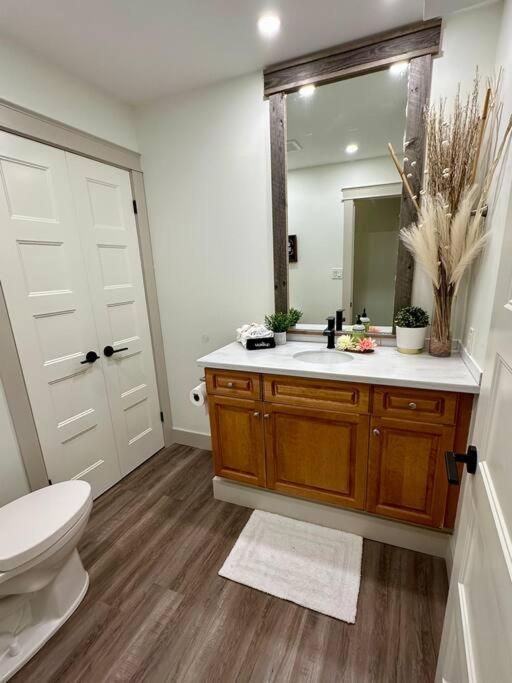 Beautiful tranquil centrally located condo