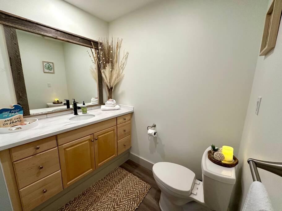 Beautiful tranquil centrally located condo