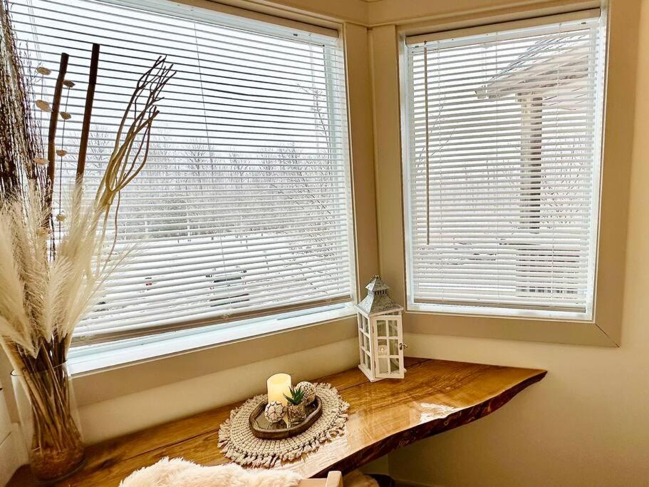 Beautiful tranquil centrally located condo