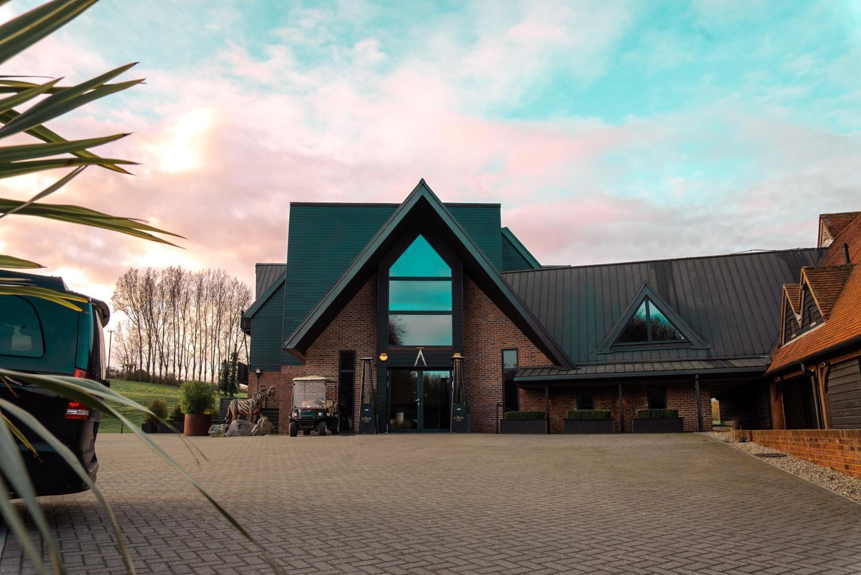 Hotel Cave Hotel & Golf Resort