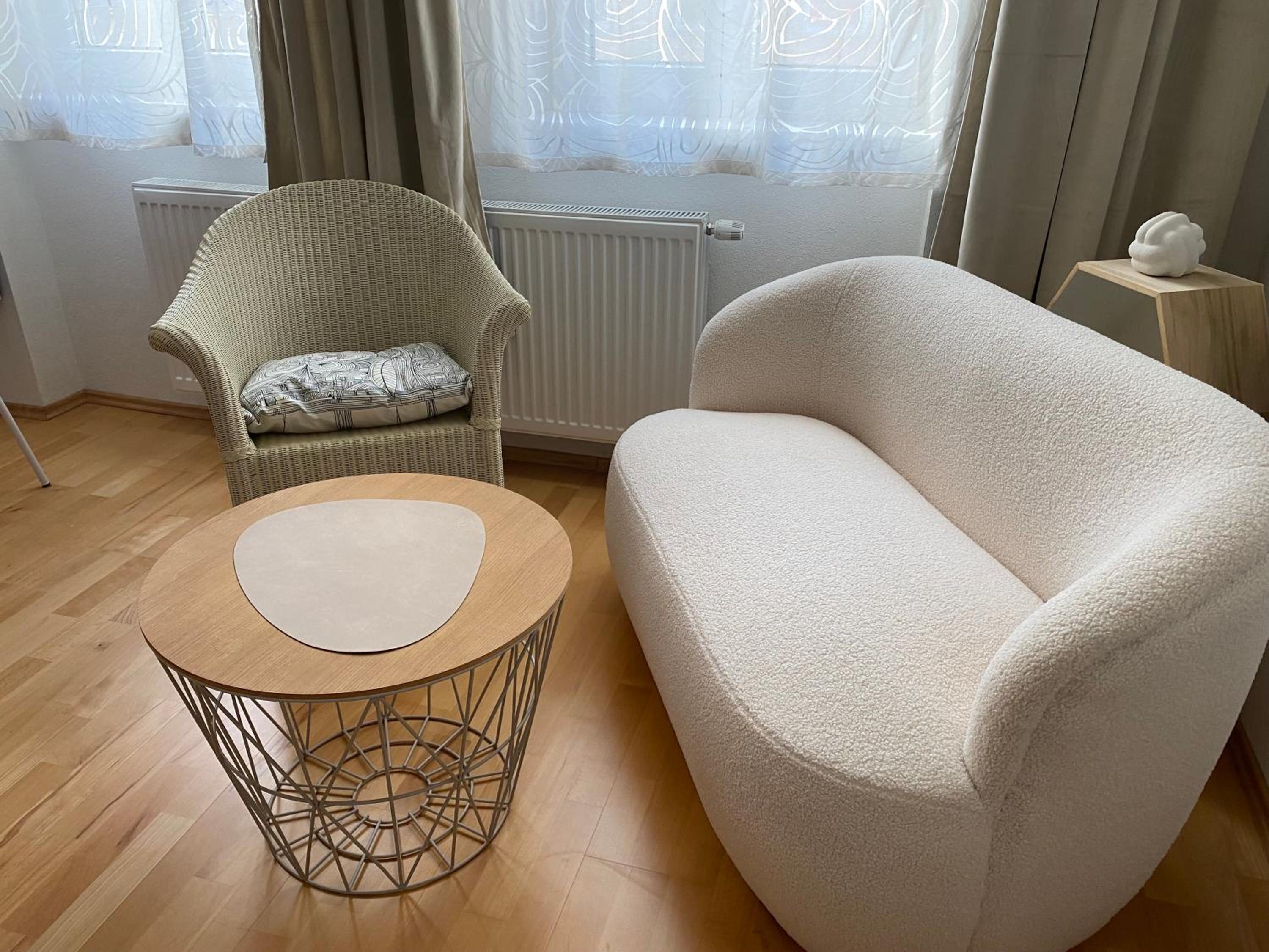 Schöne, modern eingerichtete Wohnung nahe Zentrum ideal zum Arbeiten und Studieren
