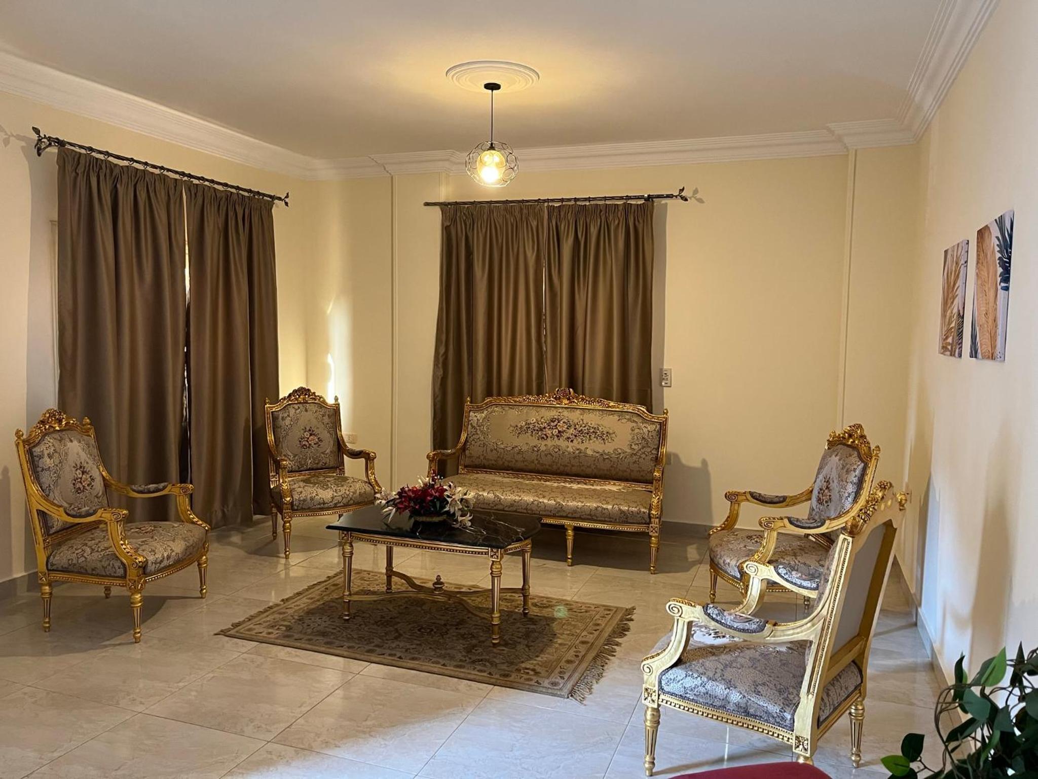 Charming apartment with balcony (families only)