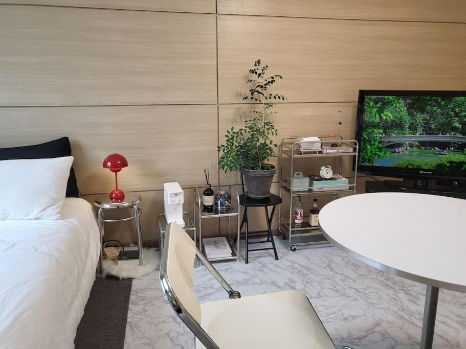 hotel room