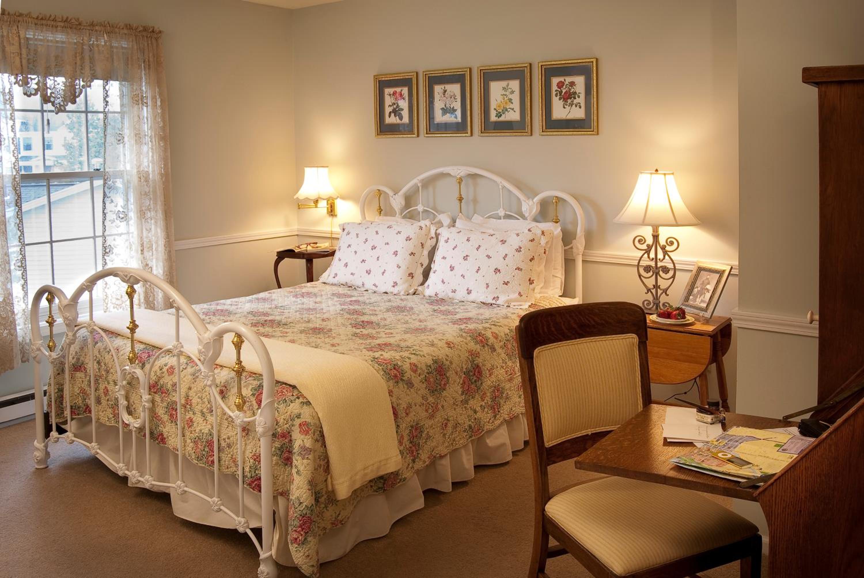 Eagle Harbor Inn