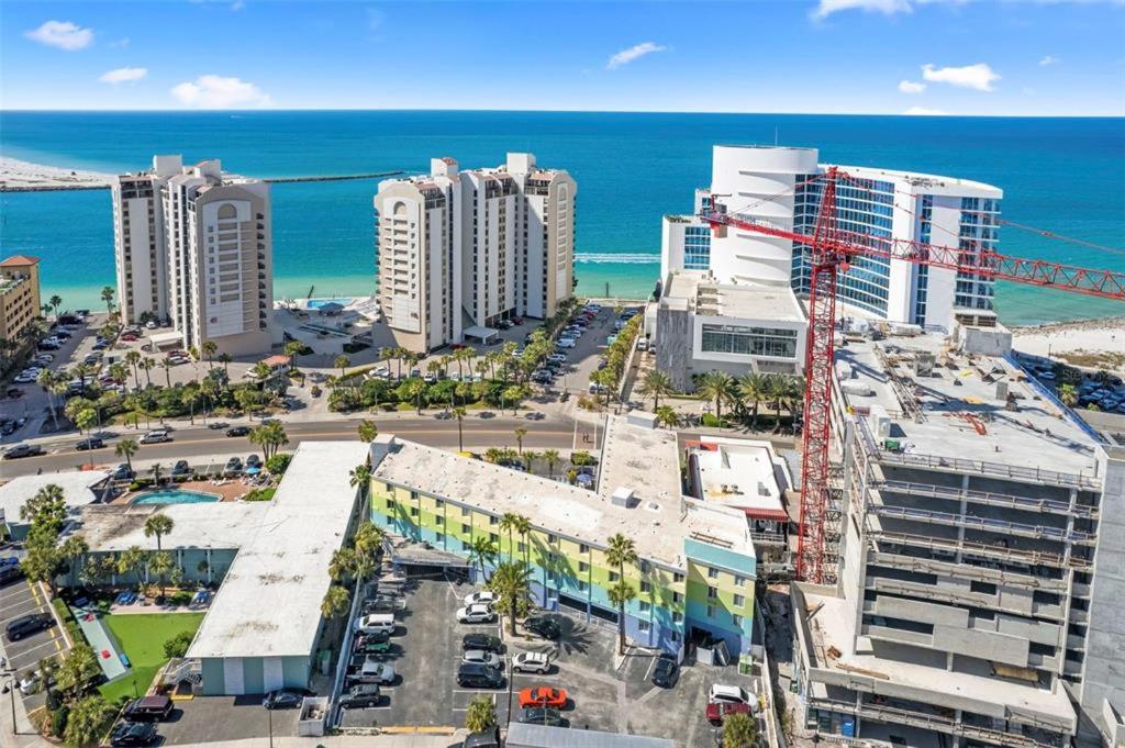 Hotel Pelican Point on Clearwater Beach - Image 1