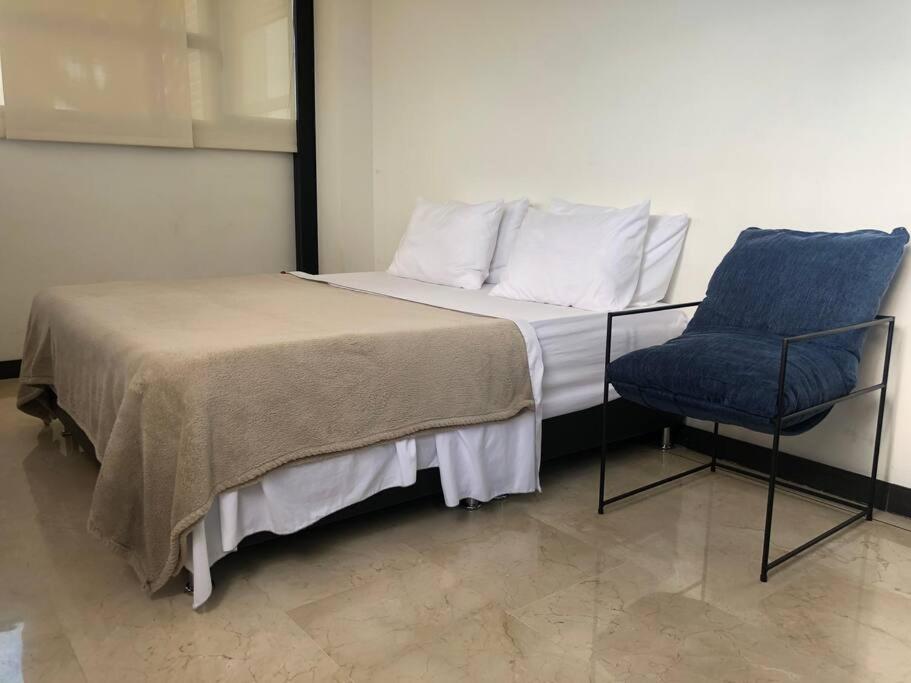 2004 El Poblado cute and cozy apartment