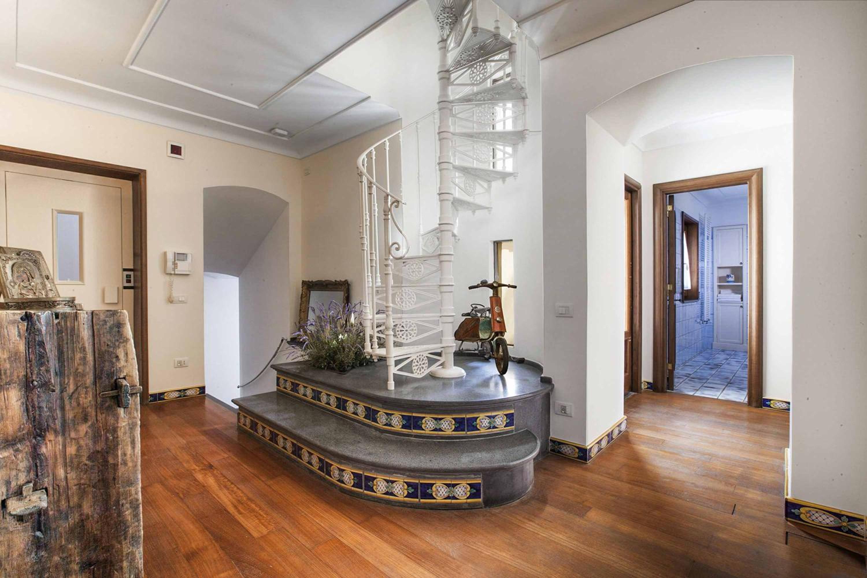 White Manor II