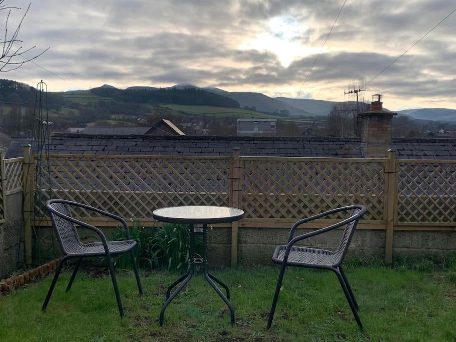 Mountain views in the heart of Brecon Town view 4