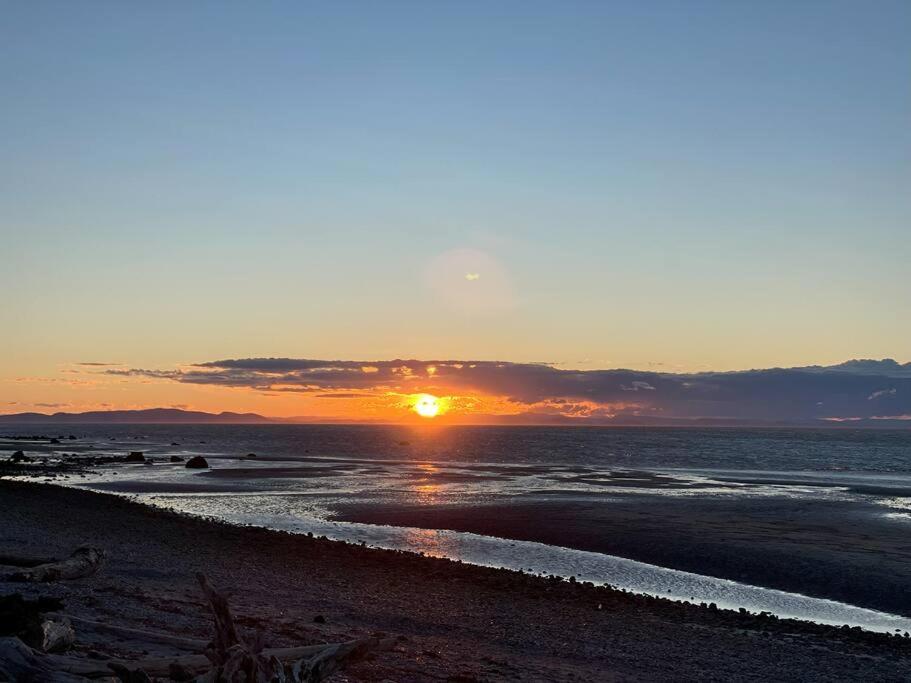 Seaside Oasis Oceanfront Bliss Condo at Semiahmoo view 4