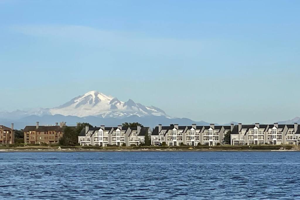 Seaside Oasis Oceanfront Bliss Condo at Semiahmoo view 5