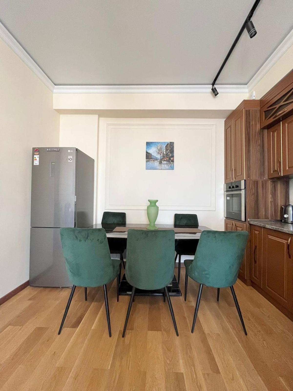 Luxuary 2 Bedroom Apartment in Yerevan,CENTRE,NEW Building Near Malibu Park