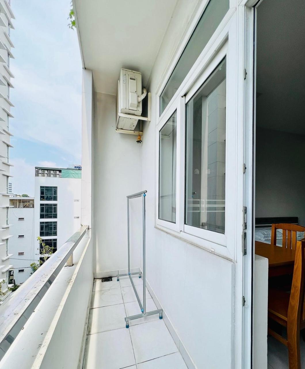 EMERALD APARTMENTS
