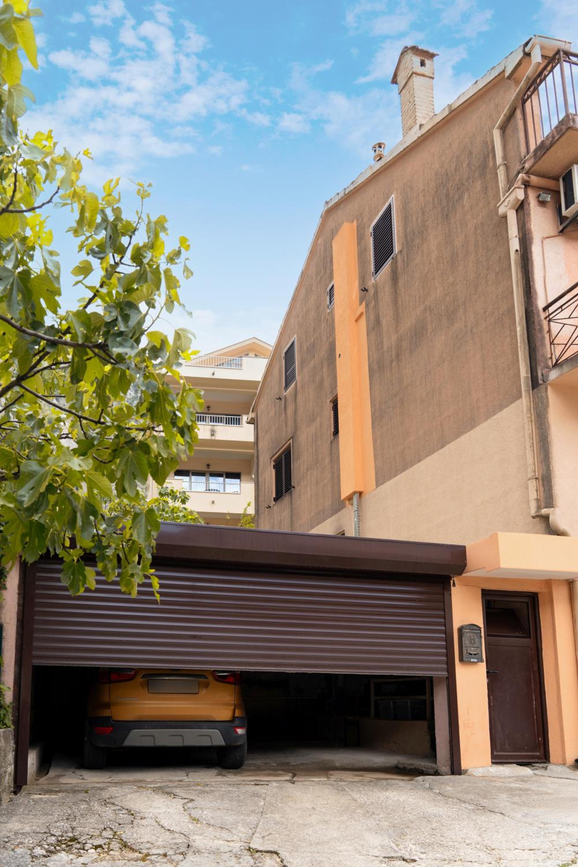 Apartment Busola