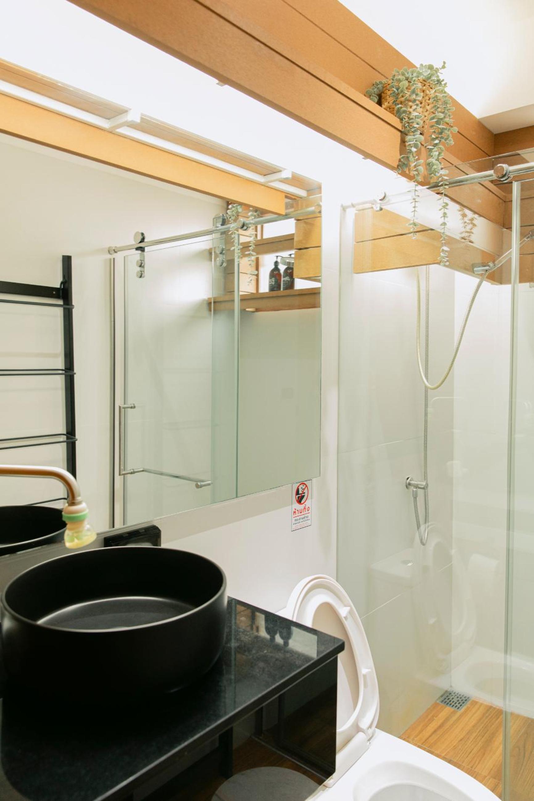 New York Loft & Japanese Magic by V4SKIN