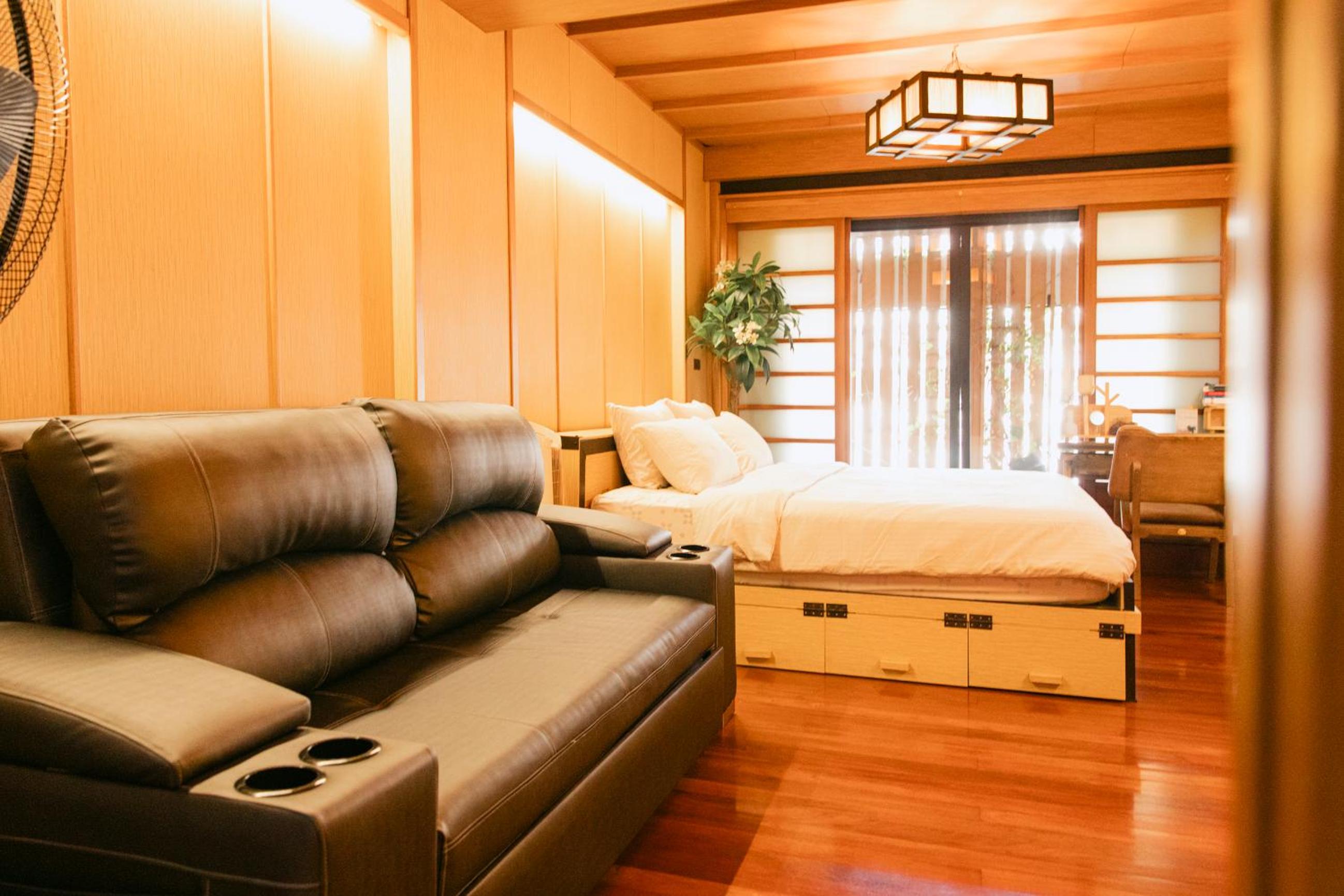 New York Loft & Japanese Magic by V4SKIN