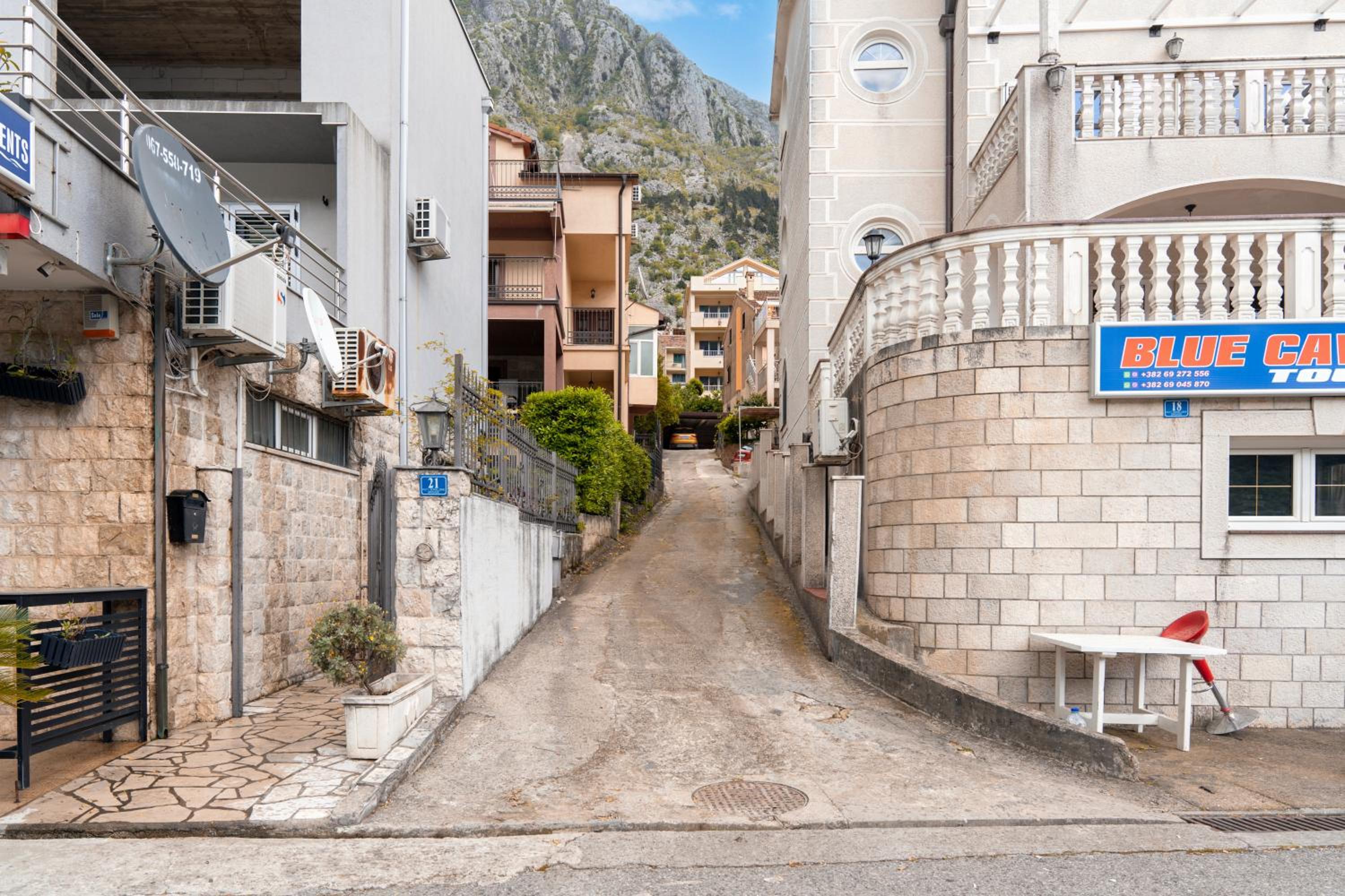Apartment Busola