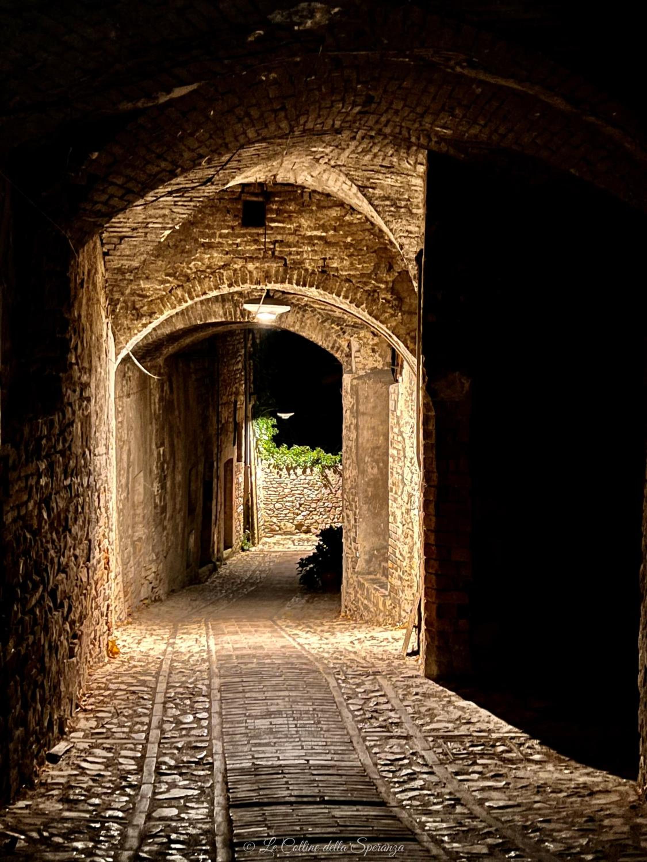 A Passo Lento nel Castello di Collepino - Spello