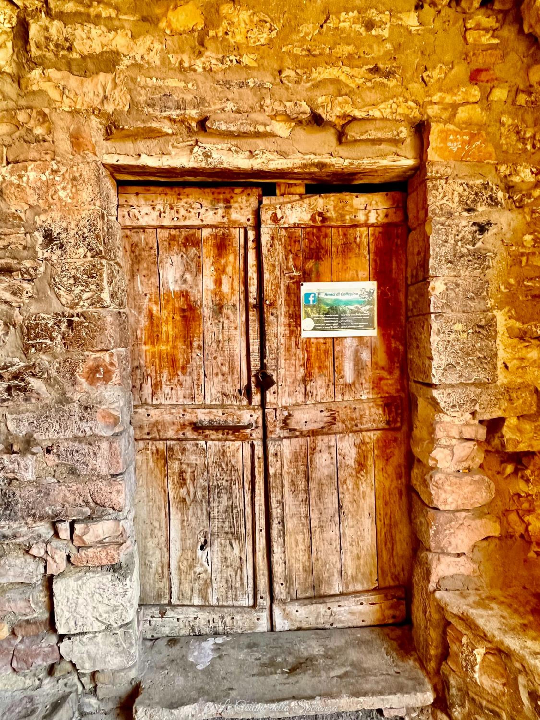 A Passo Lento nel Castello di Collepino - Spello