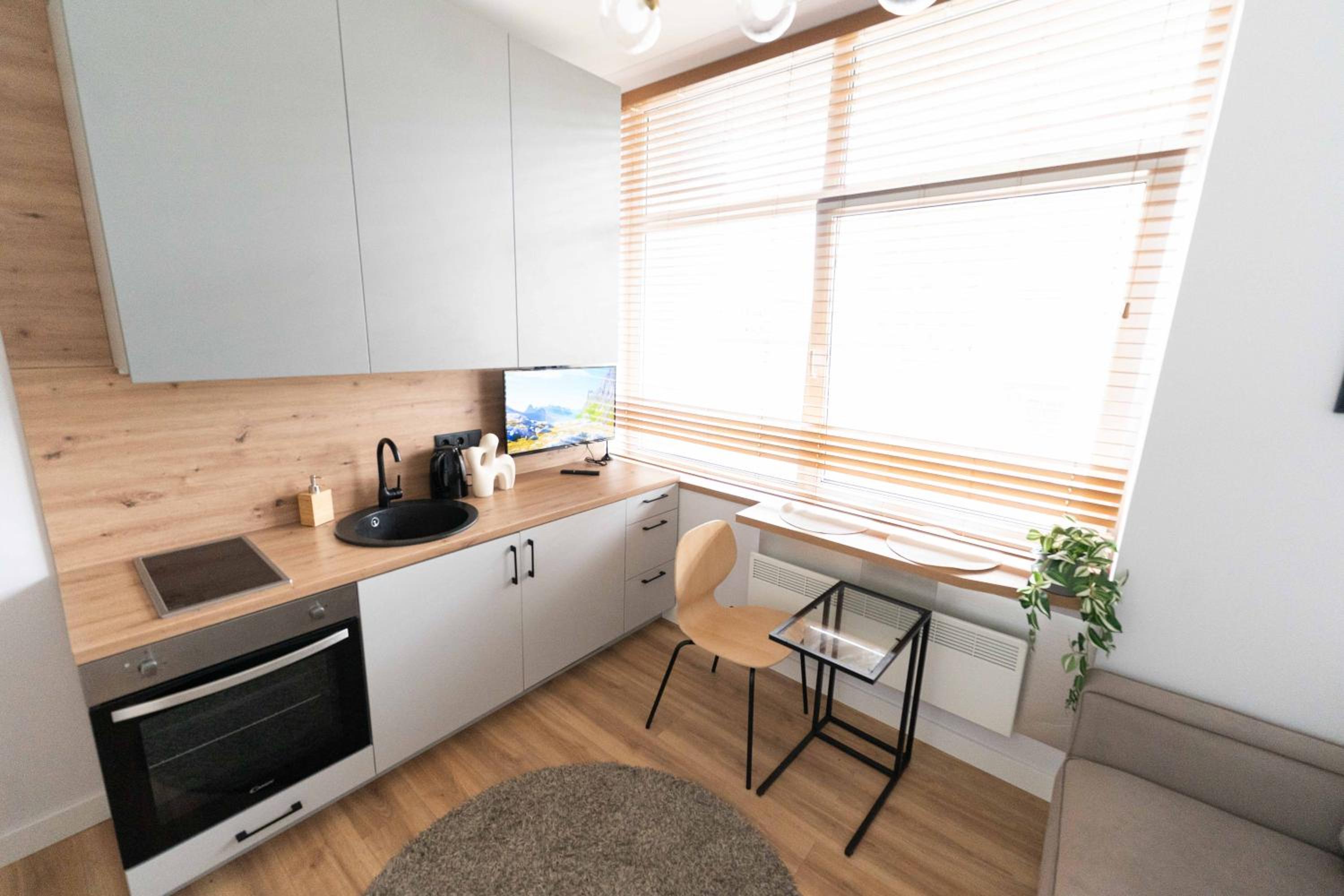 Cozy and Light Studio Apartment Near City Center view 5