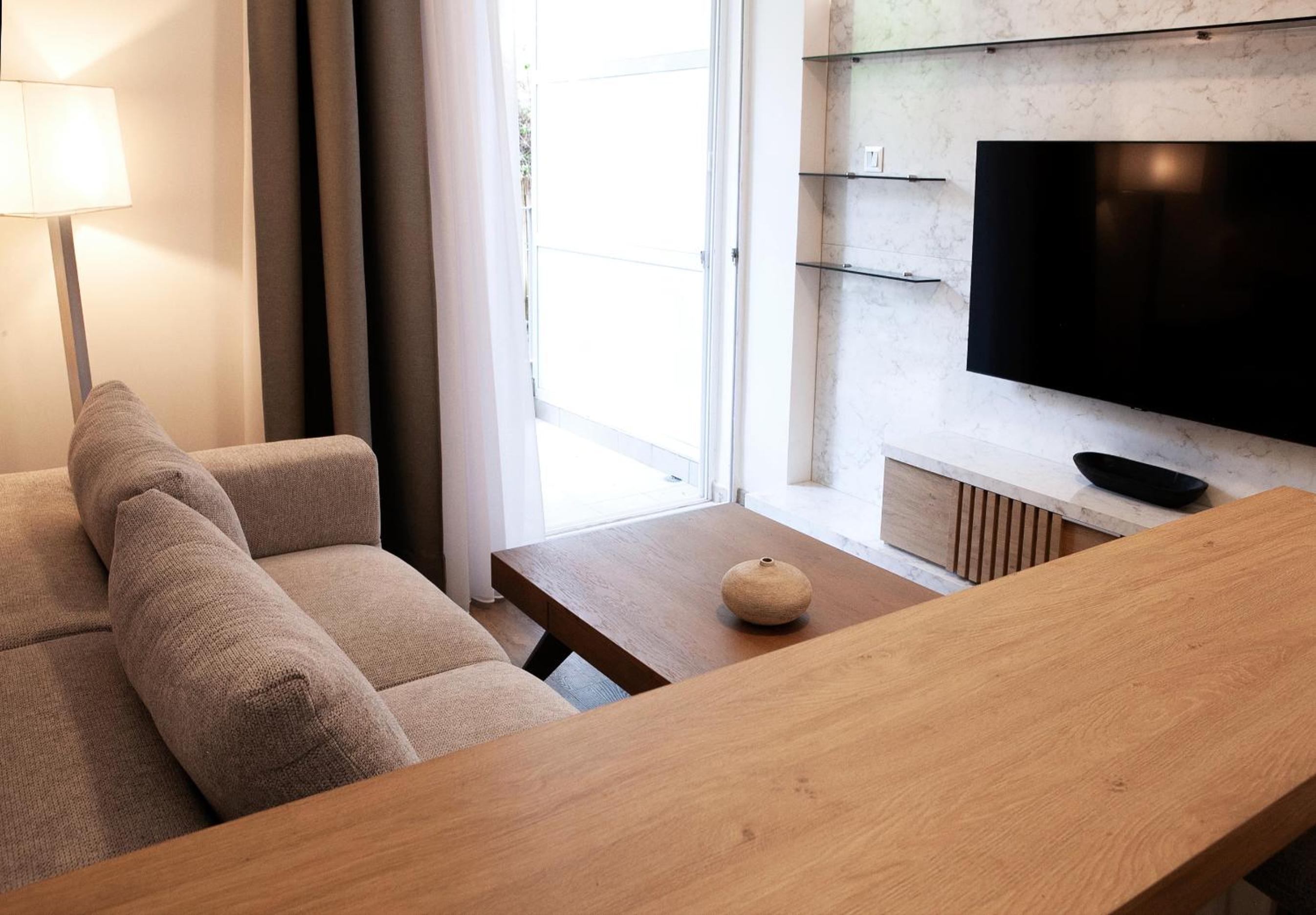 Aelia Luxury Properties - Executive Apartment photo 5