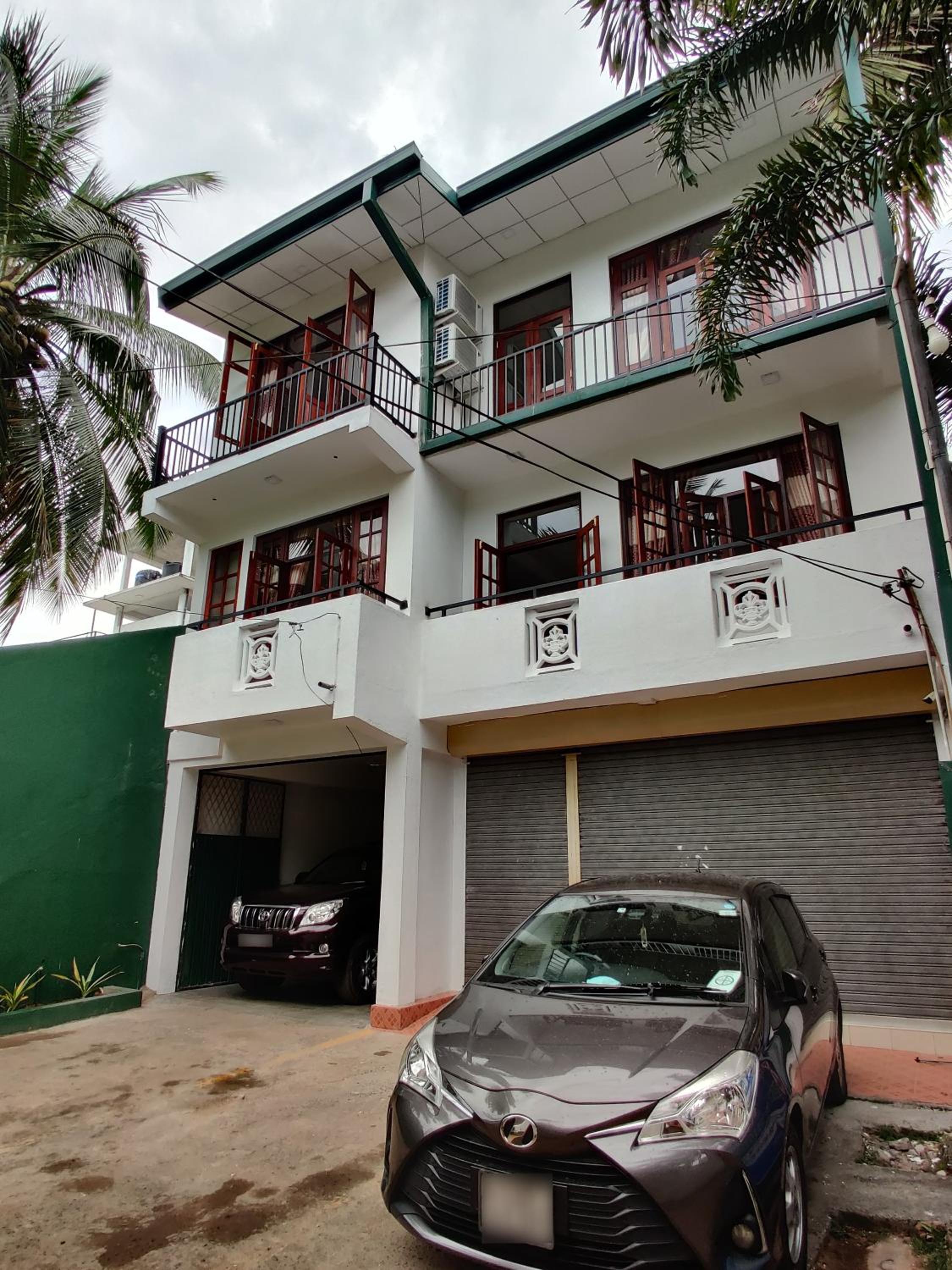 Highway Twin Home West wing view 4