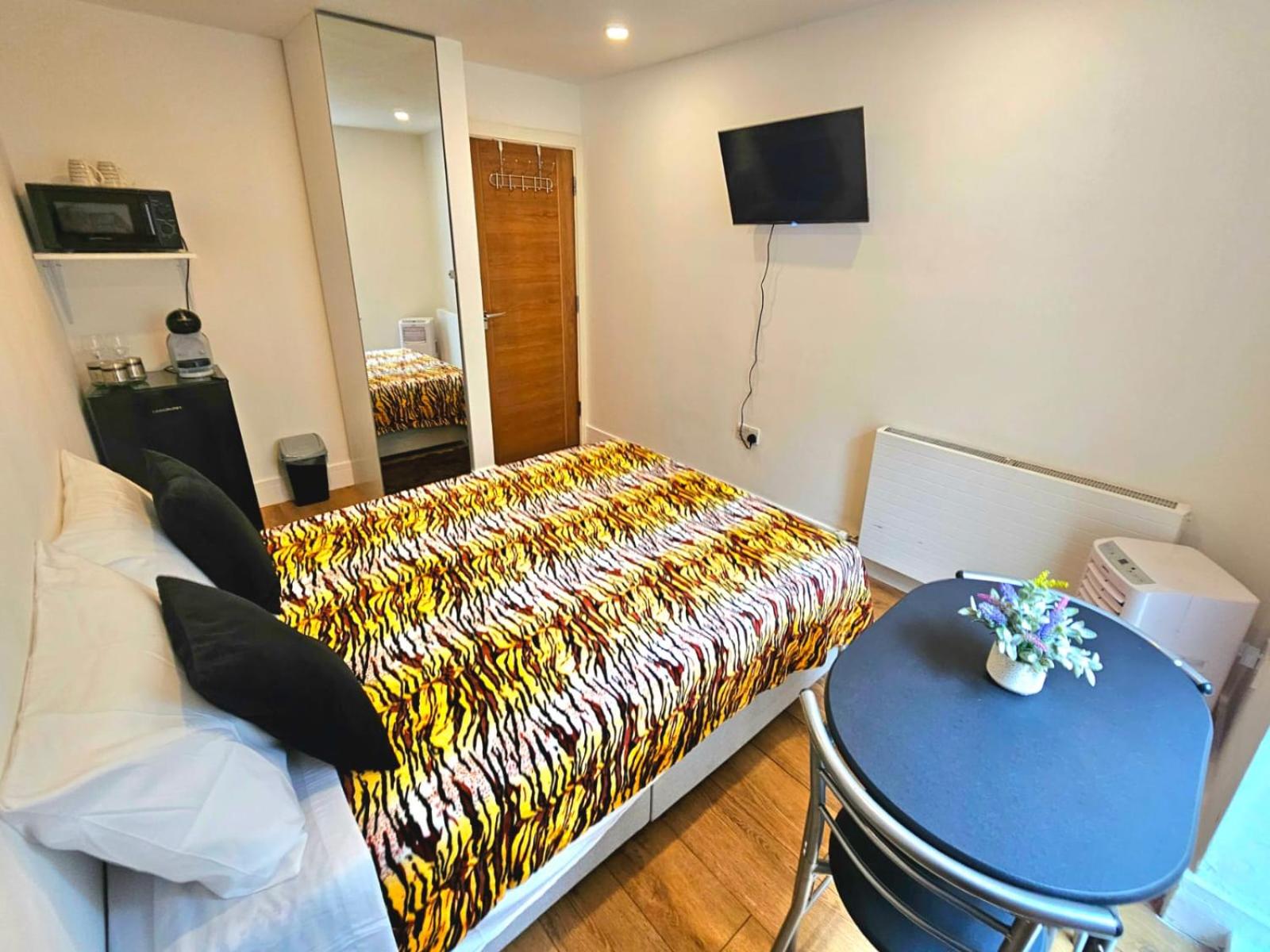 Oliver Double Room