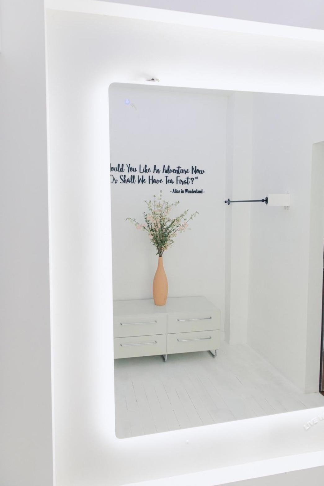 New York Loft & Japanese Magic by V4SKIN