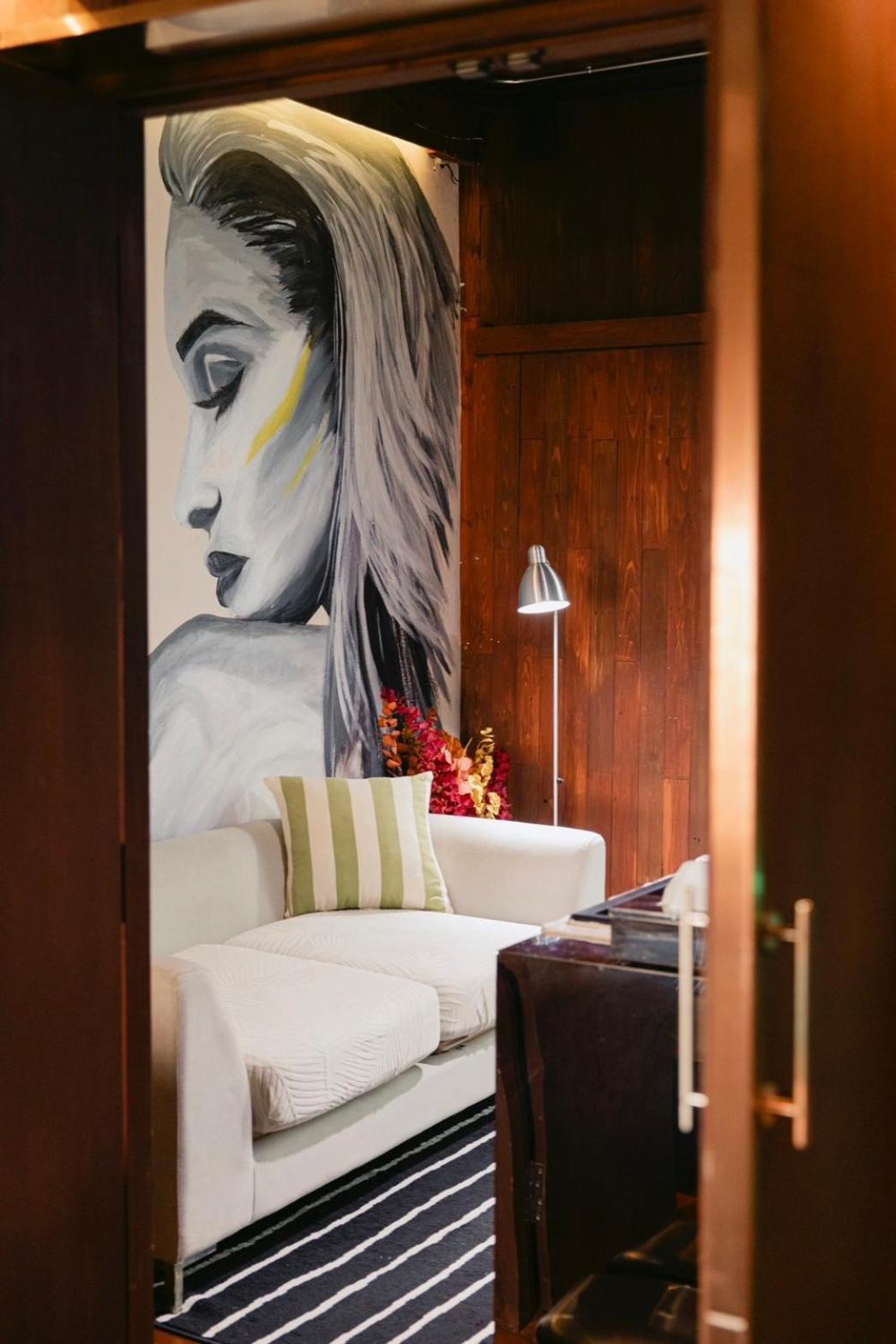 New York Loft & Japanese Magic by V4SKIN