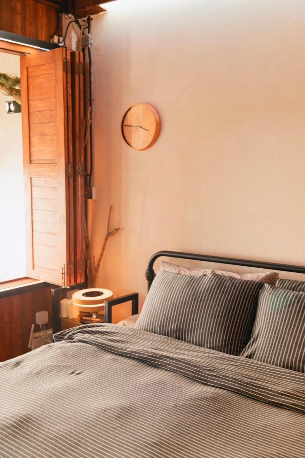 New York Loft & Japanese Magic by V4SKIN
