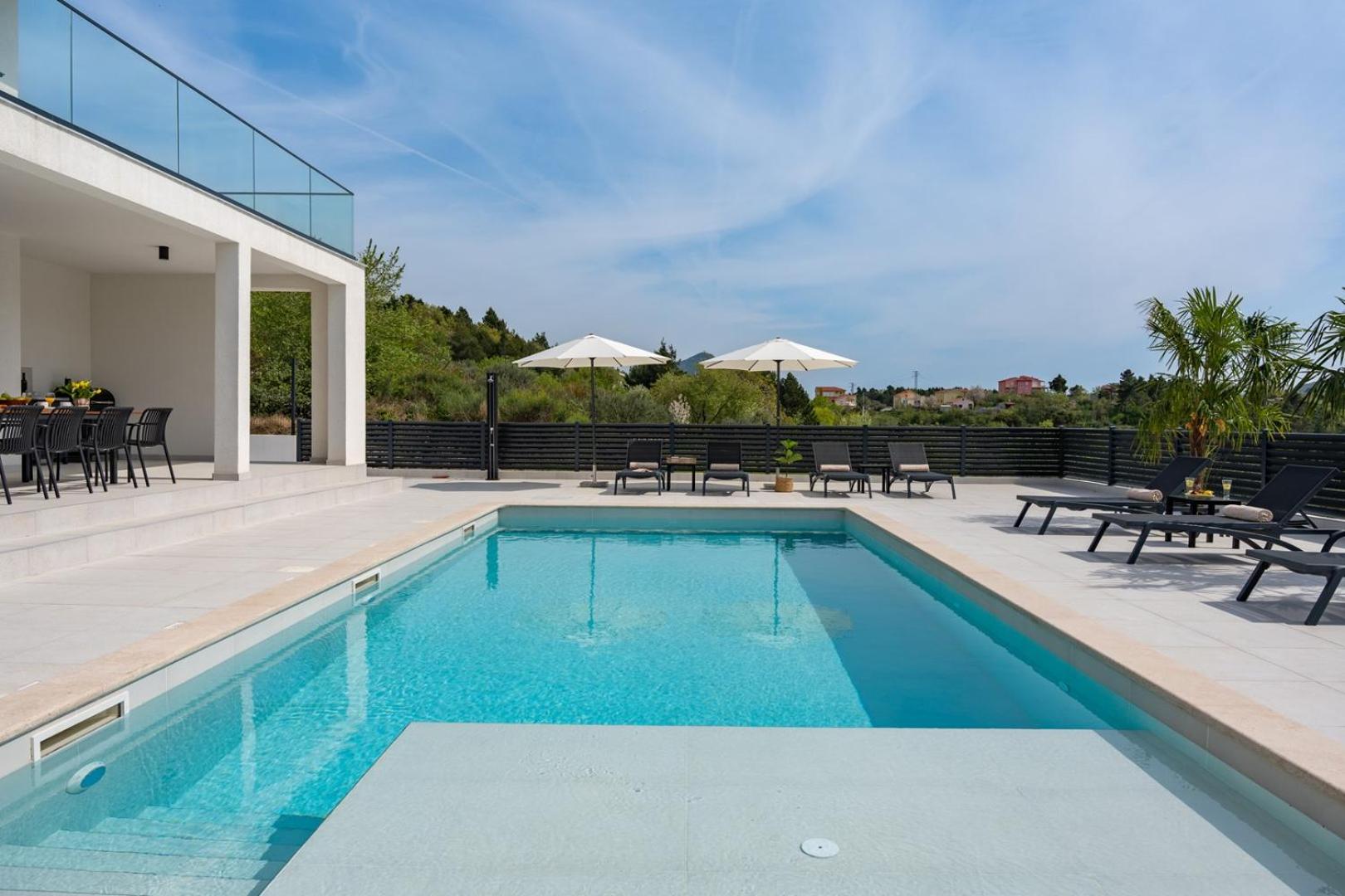 Villa Carmen with 5 en-suite bedrooms, 48 sqm pool, 8km from sea view 5