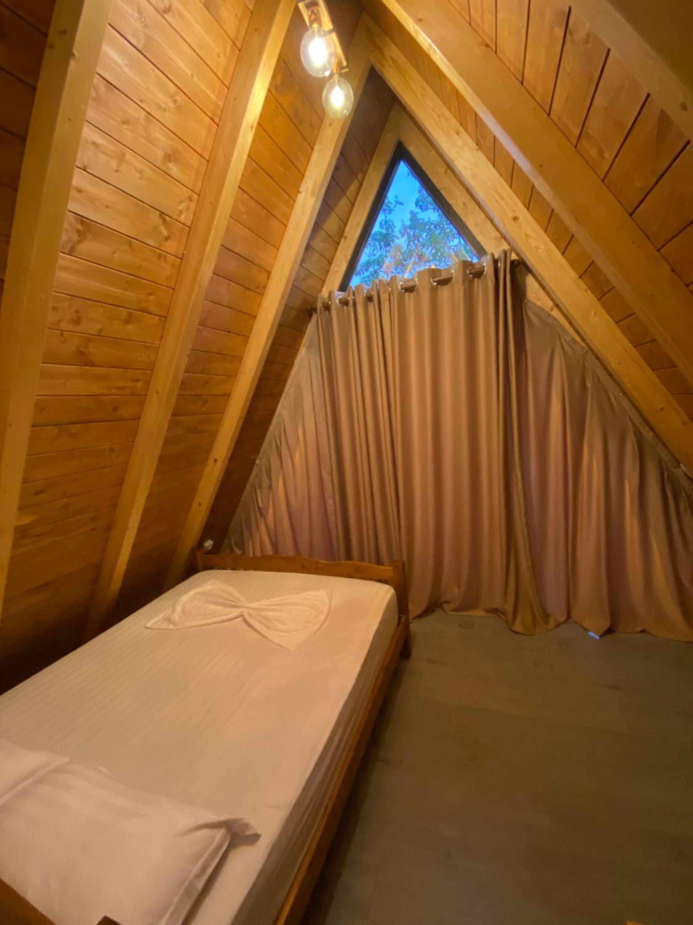 Windmill Shkodra Gesthouse Camping & Grill
