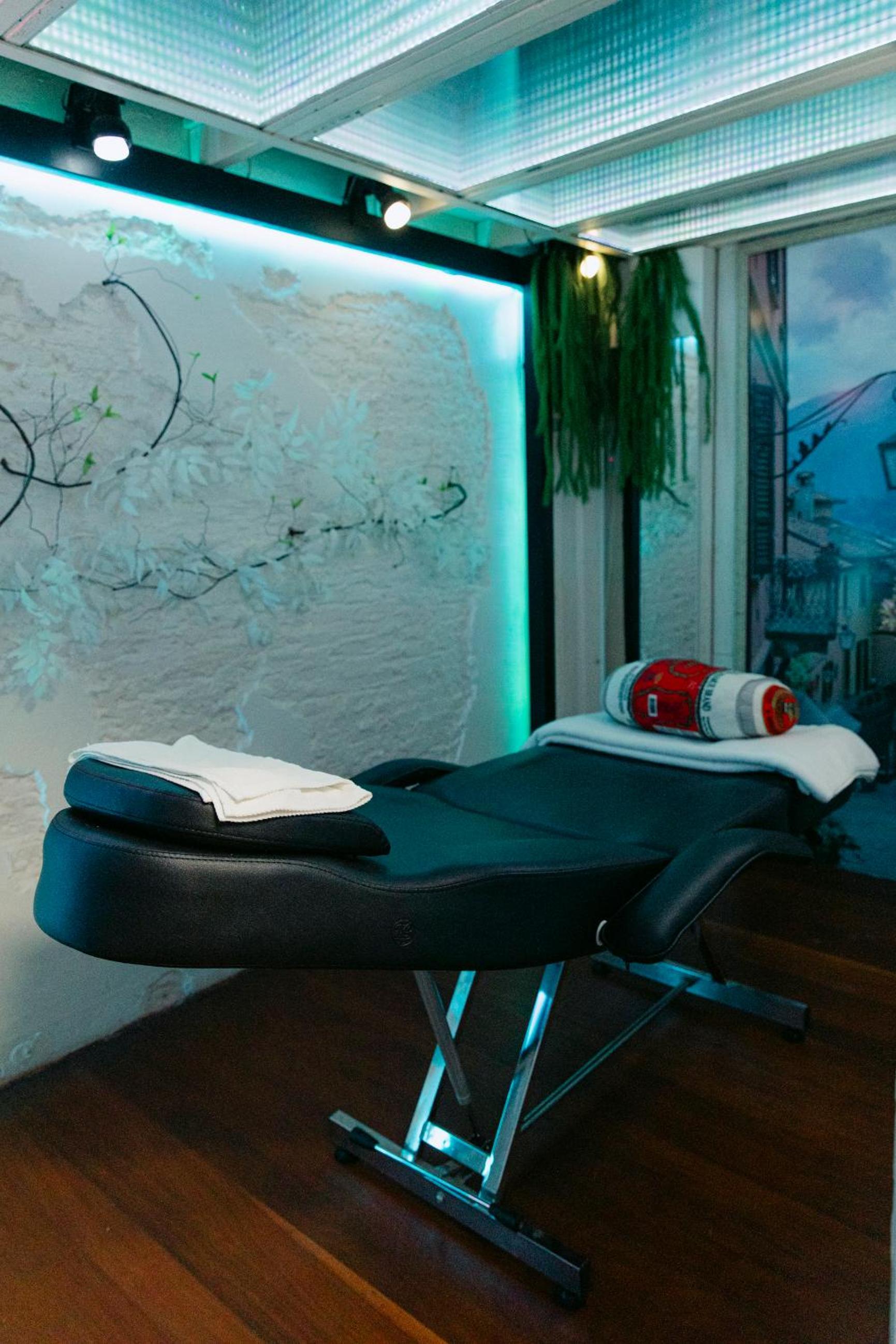 New York Loft & Japanese Magic by V4SKIN