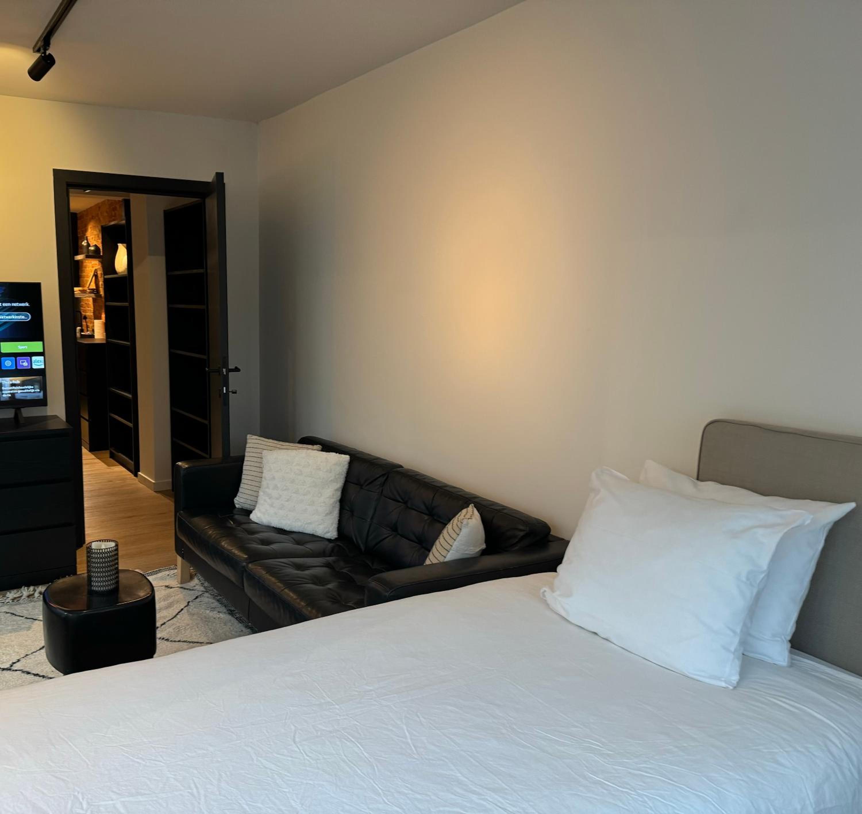 Luxury Apartment with Cosy Garden!