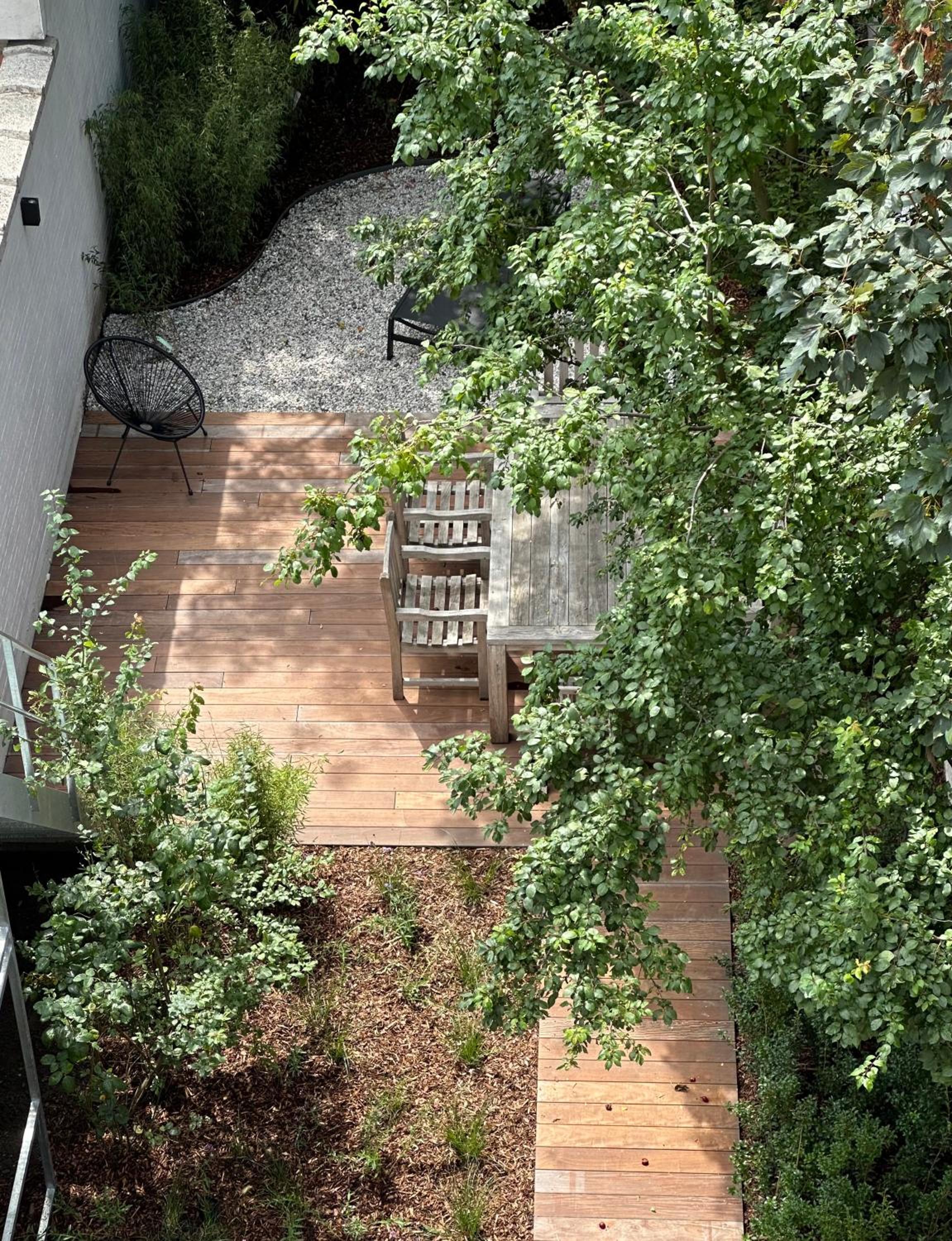 Luxury Apartment with Cosy Garden!