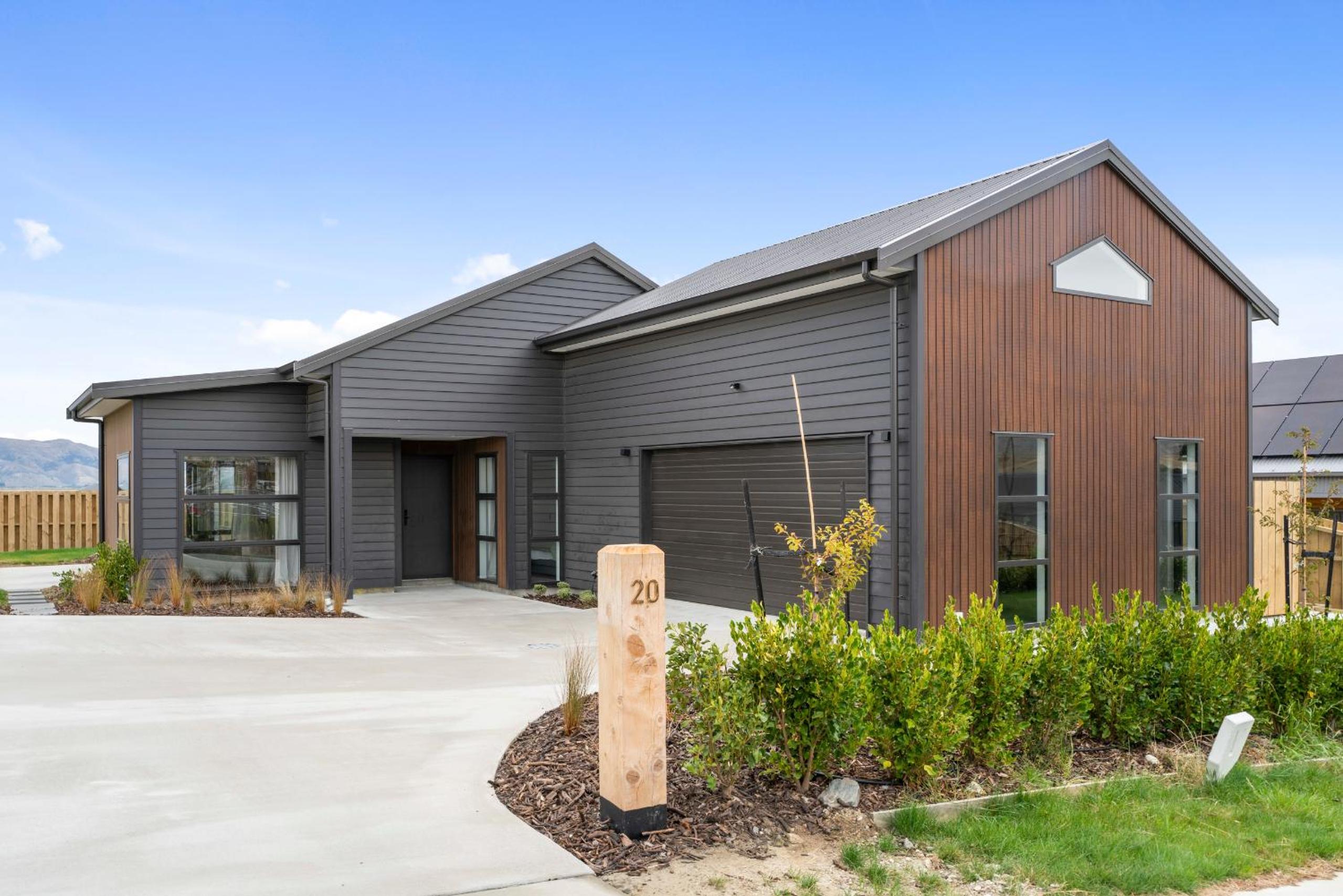 Scenic Riverslea - Wanaka Holiday Home view 2