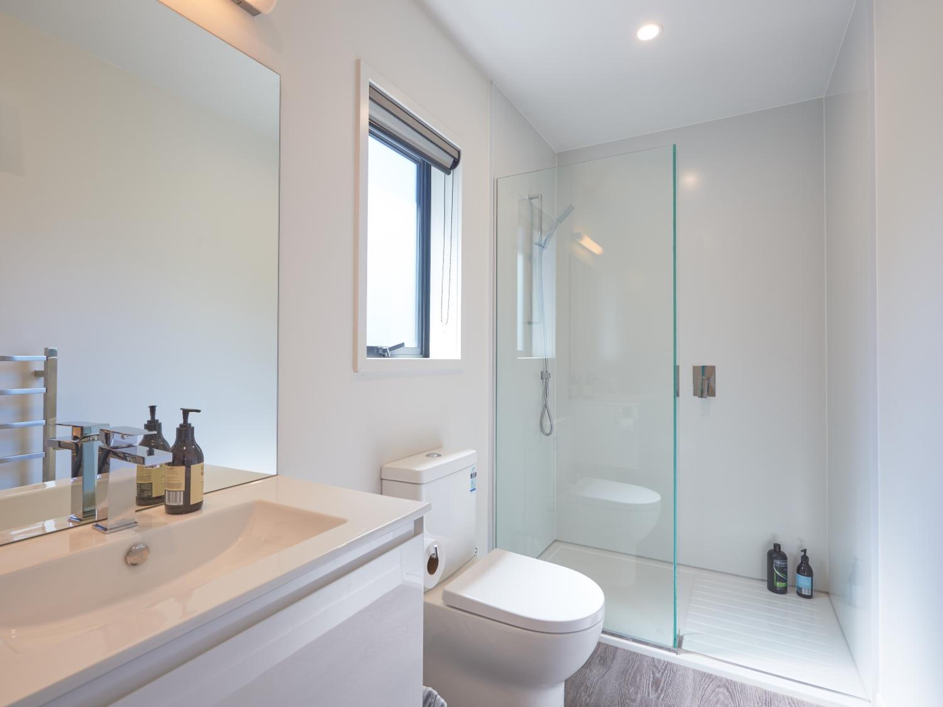 Southern Lakes Spa Studio - R1 view 4