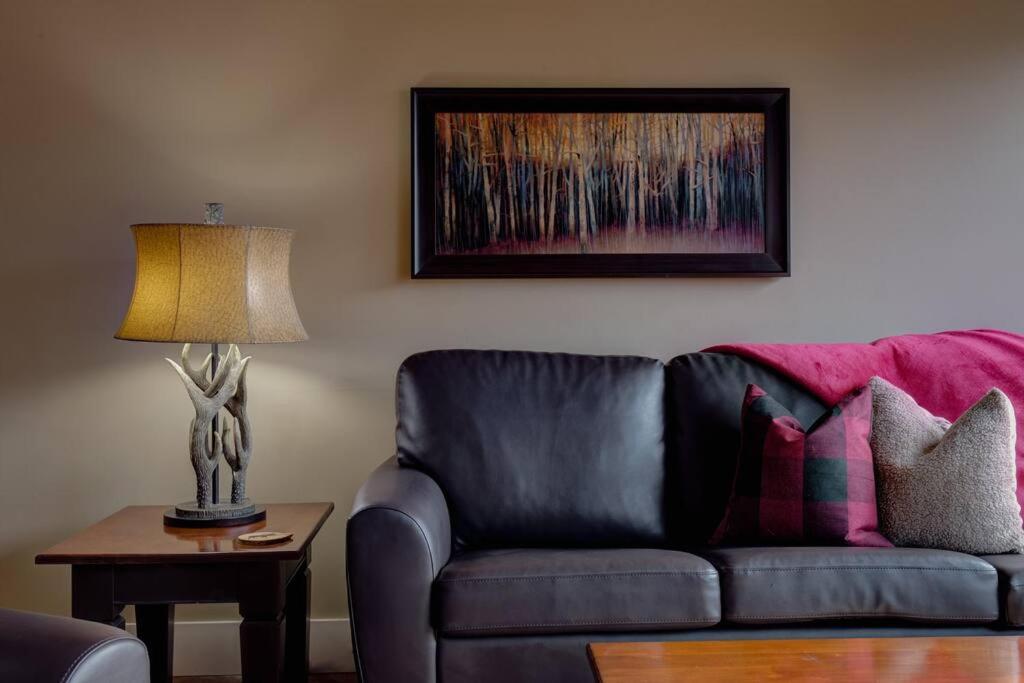 Mountain View (Top Floor) Condo