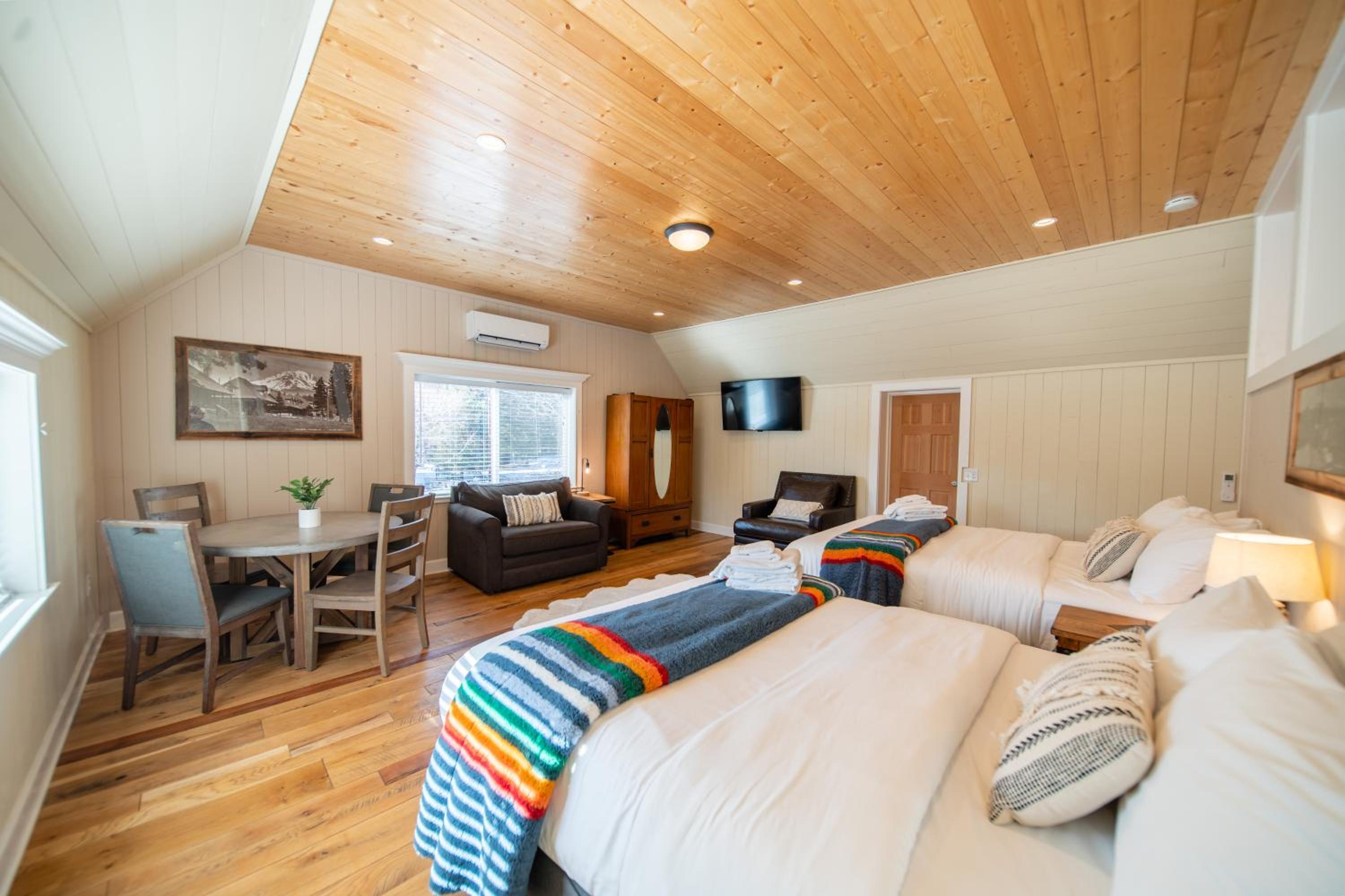 Shasta View Lodge